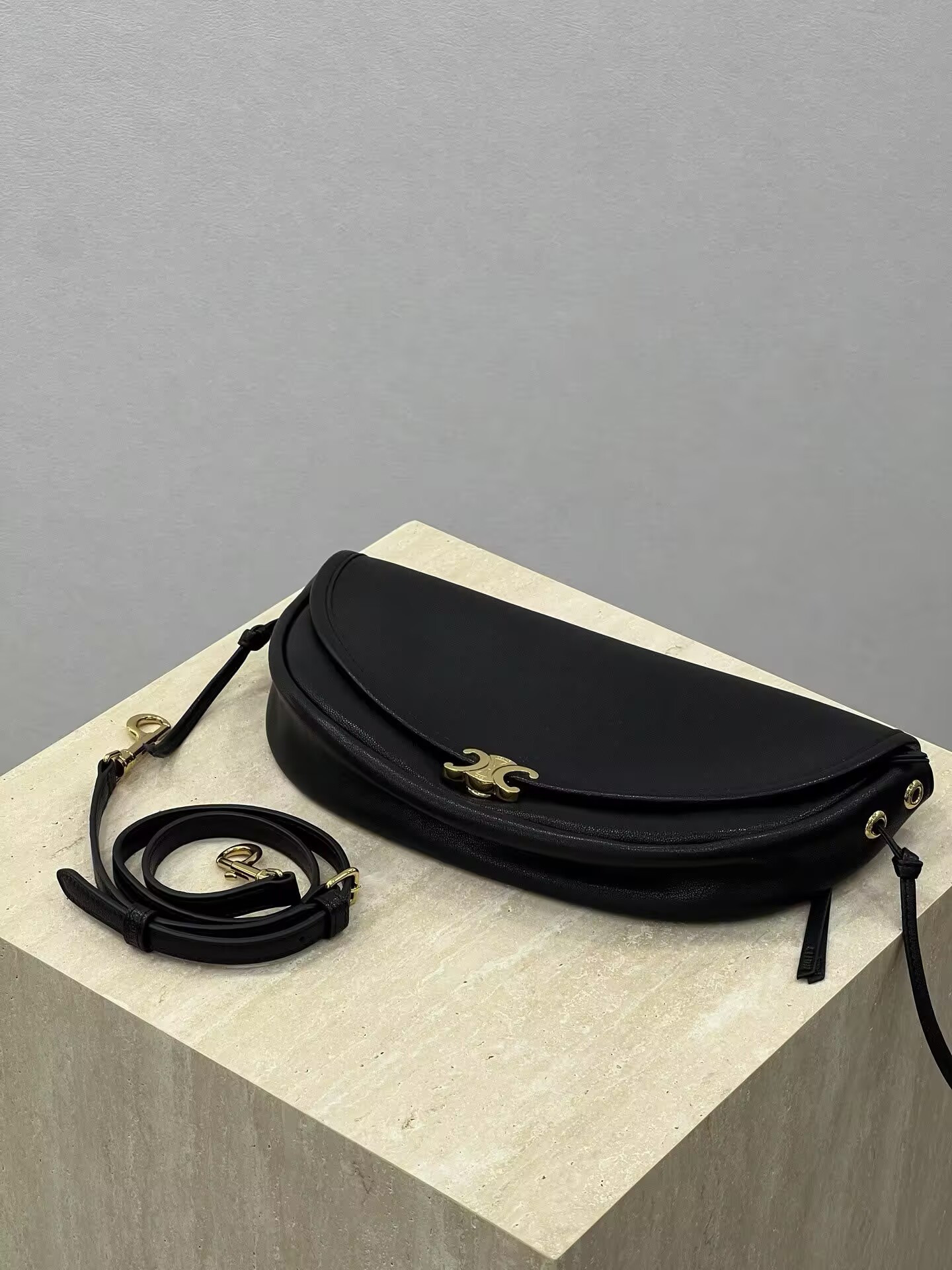 Ce1i*e HALFMOON SOFT TRIOMPHE BAG IN S*pPLE SHINY LAMBSKIN 25x13x5cm