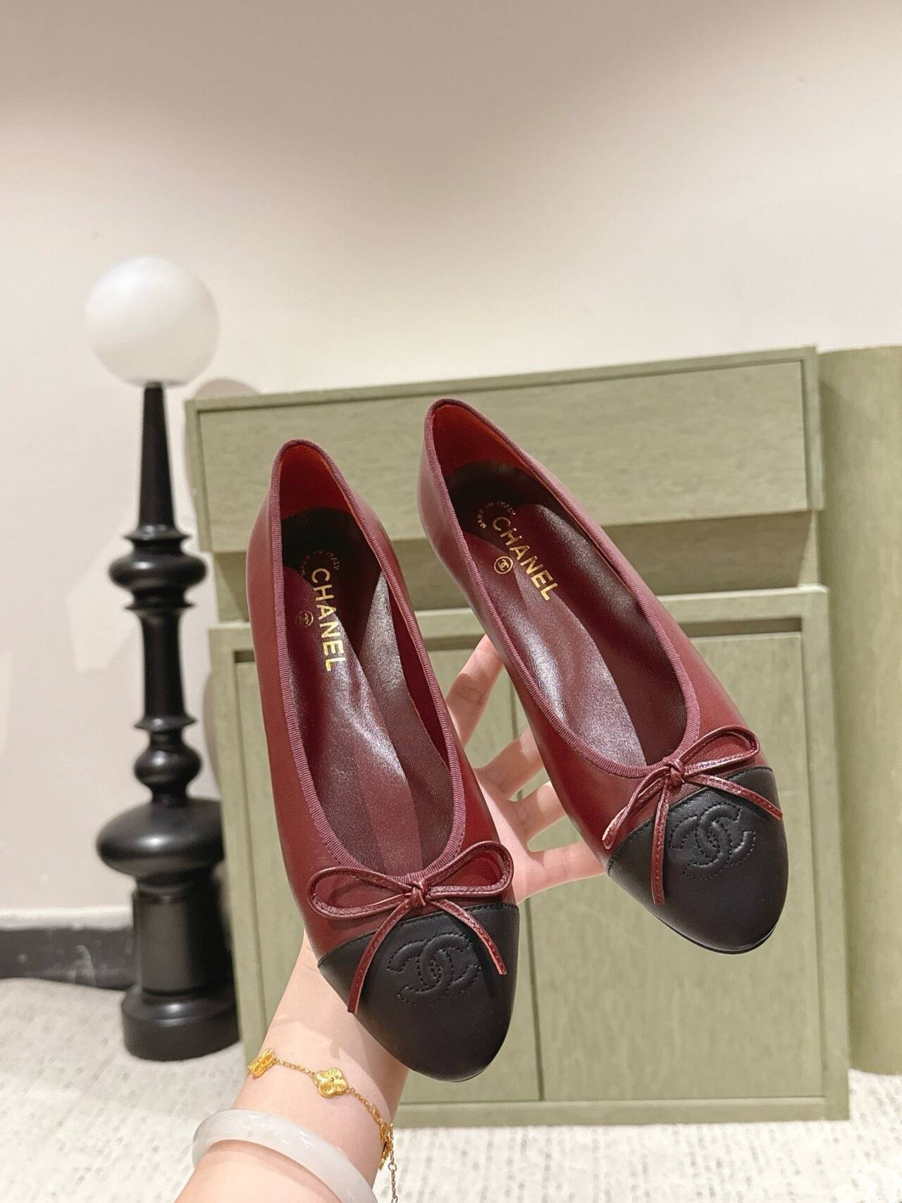 UA Ch**el Ballet Flats Pointed Toe