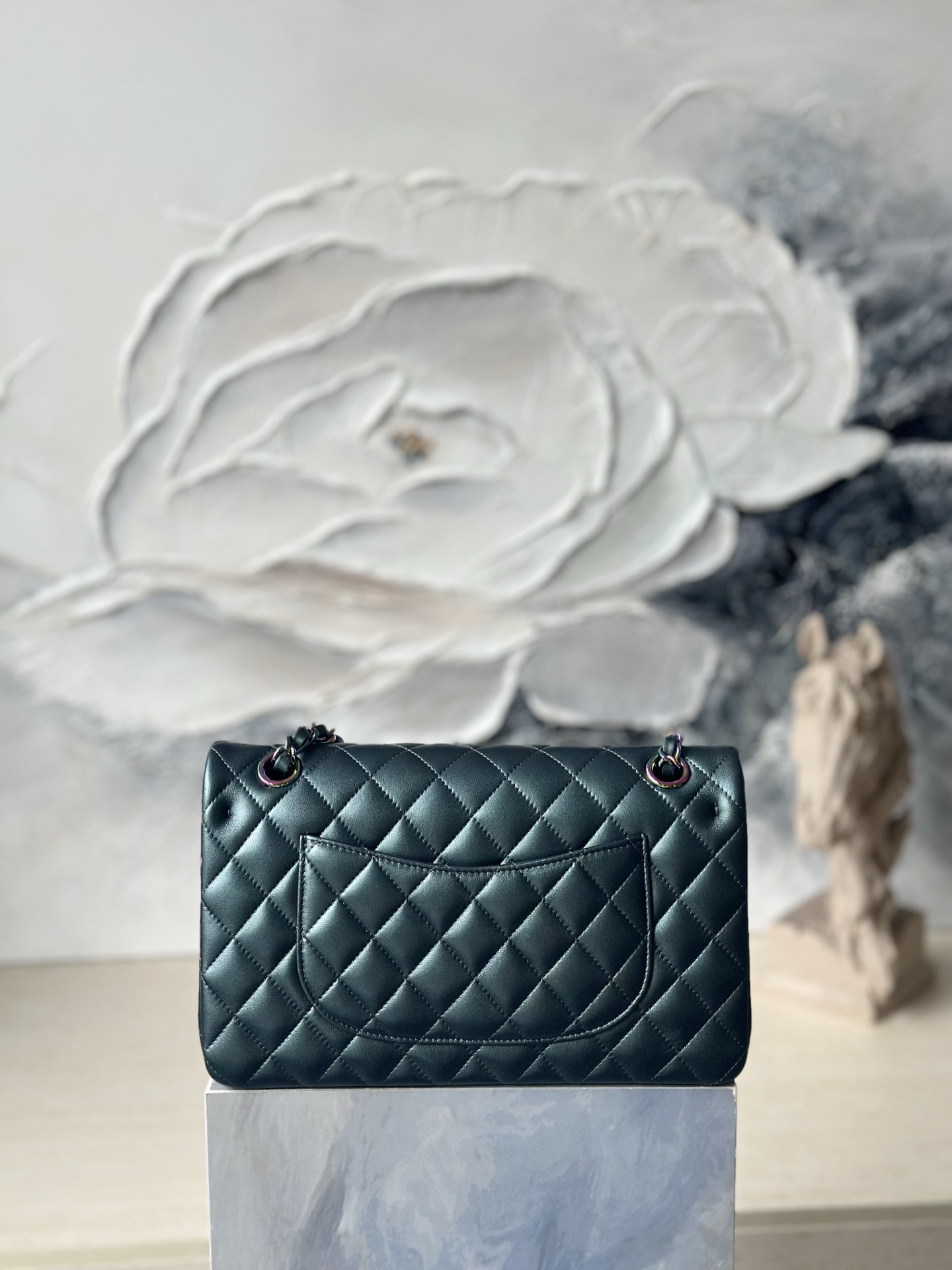 Ch**el Flap Bag Pearlescent Iridescent Blue Sheepskin Handbag with Colorful Hardware AS1112 25.5x15.5x6cm