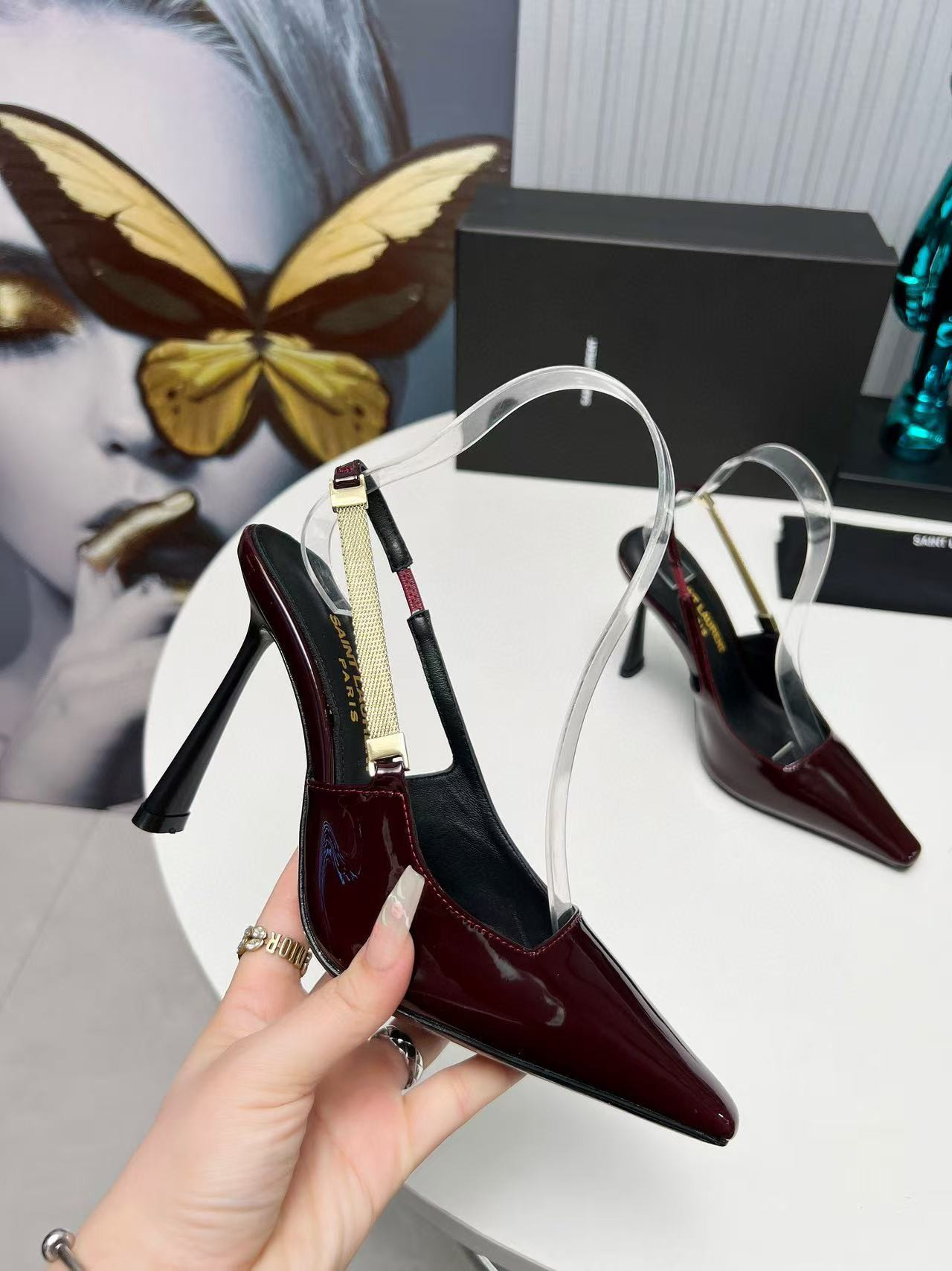 UA Y51 Sa1nt Lau*nt Glazed Calfskin Lee Slingback Pumps