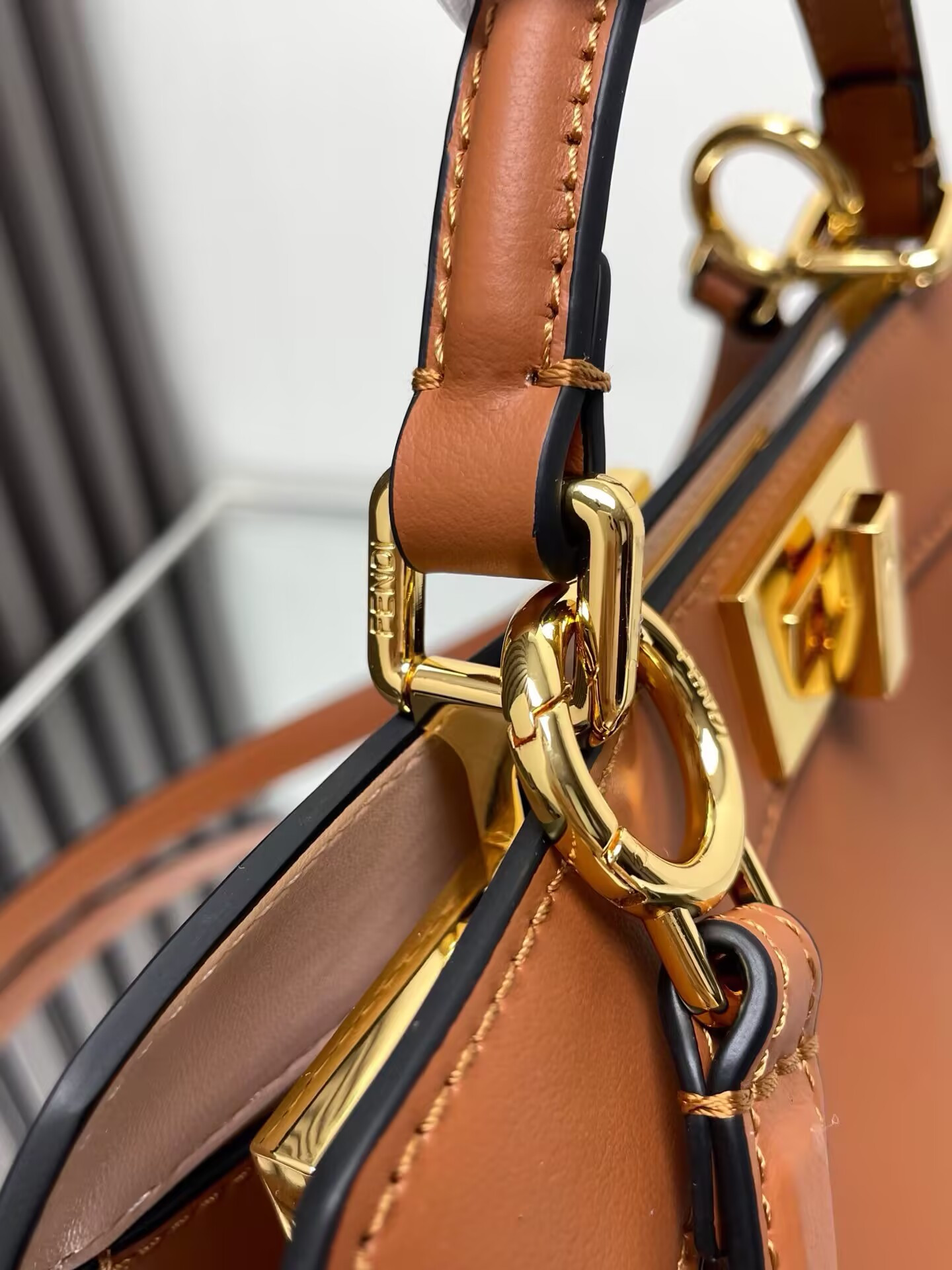 Fendi Small Peekaboo ISeeU 27x21x11cm