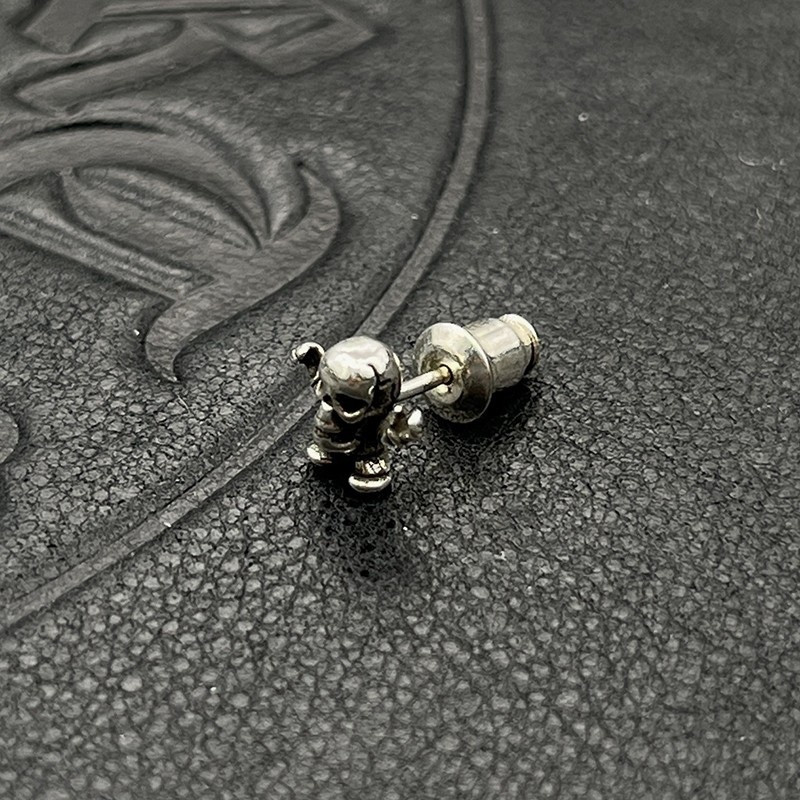 Ch*0me He**ts Skull Earrings