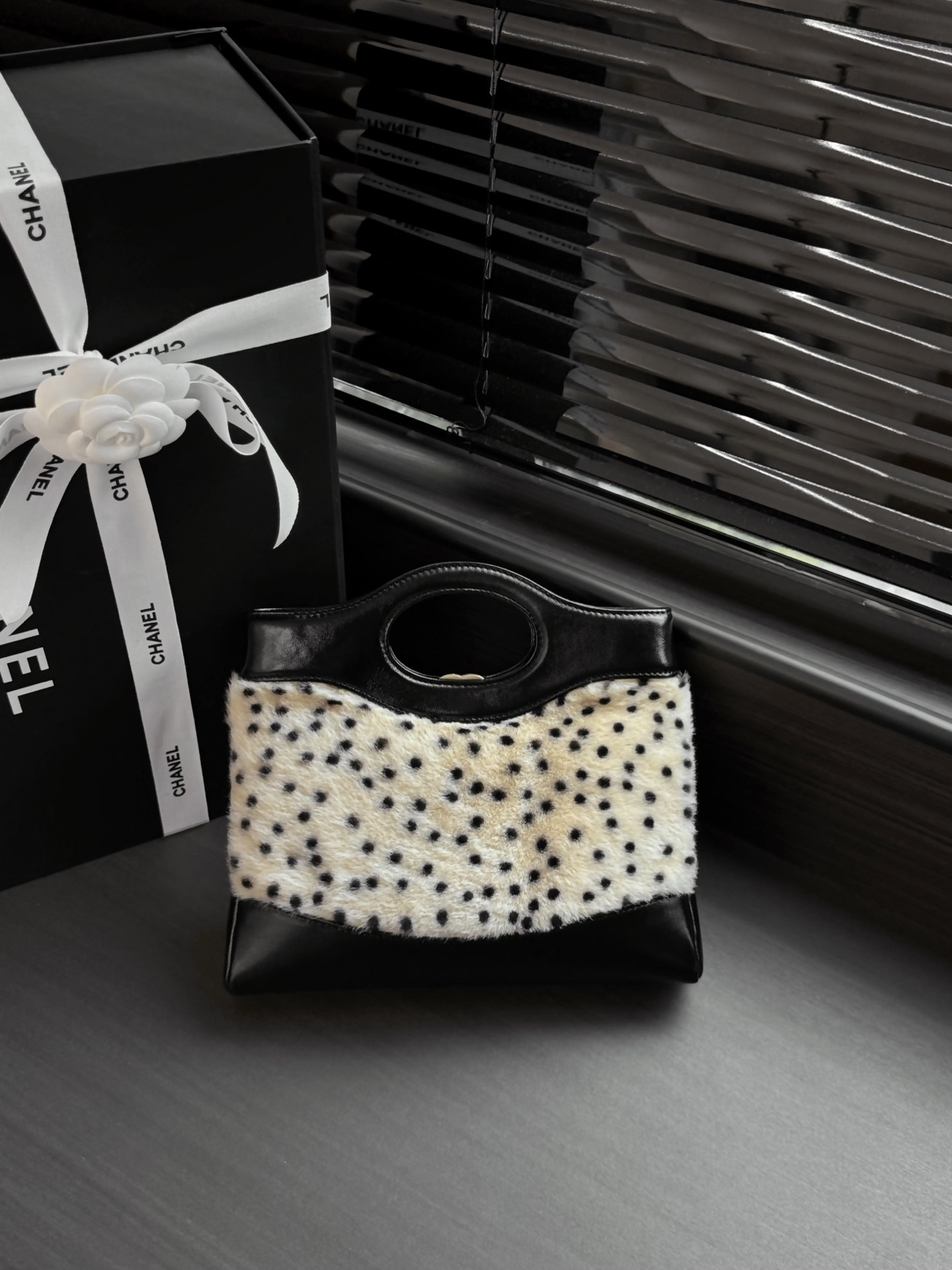 Ch**el 31 Mini Shopping Bag AS4133 22x23x5cm