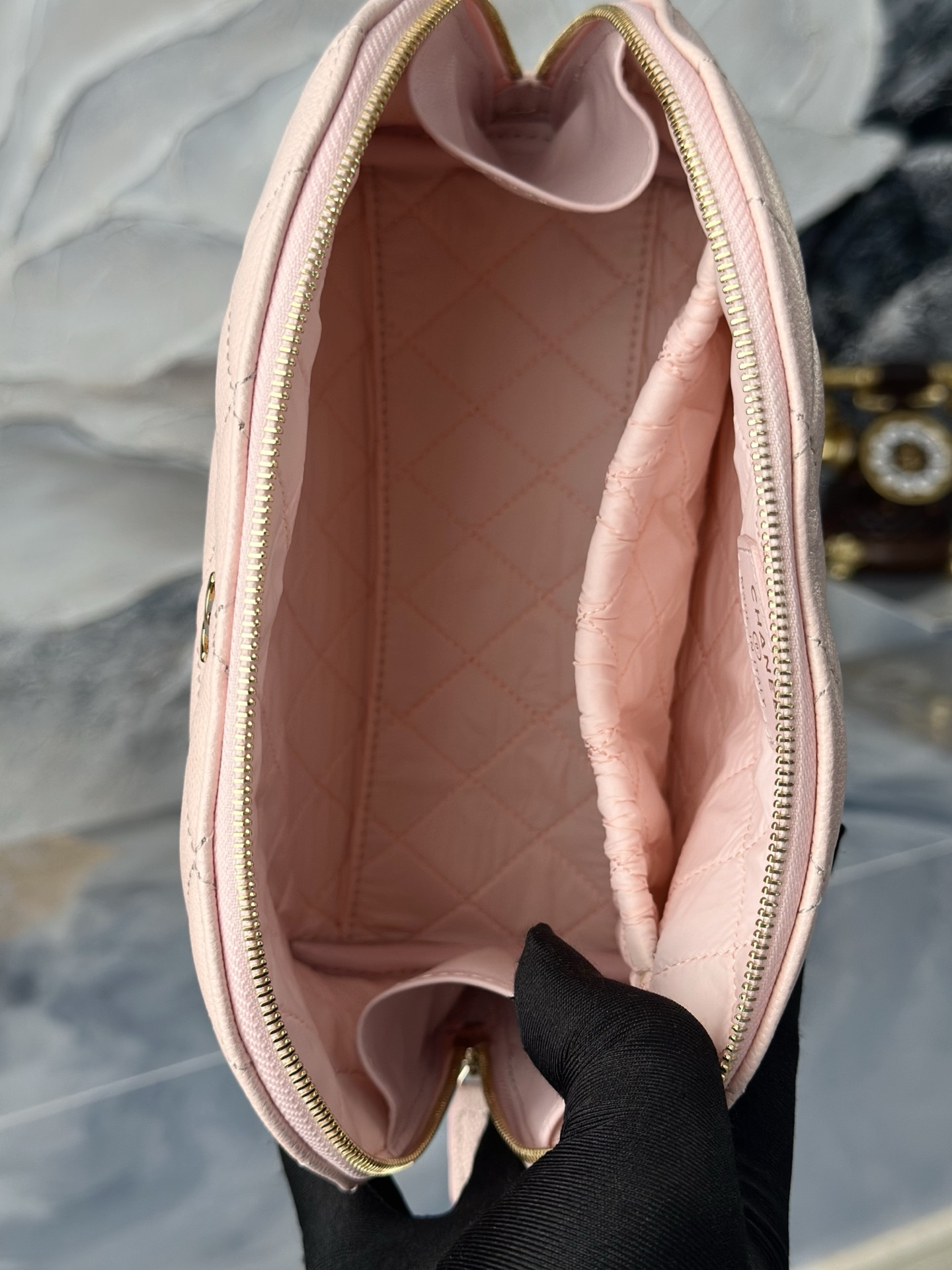 Ch**el quilted cosmetic bag a31102 19x13x10cm