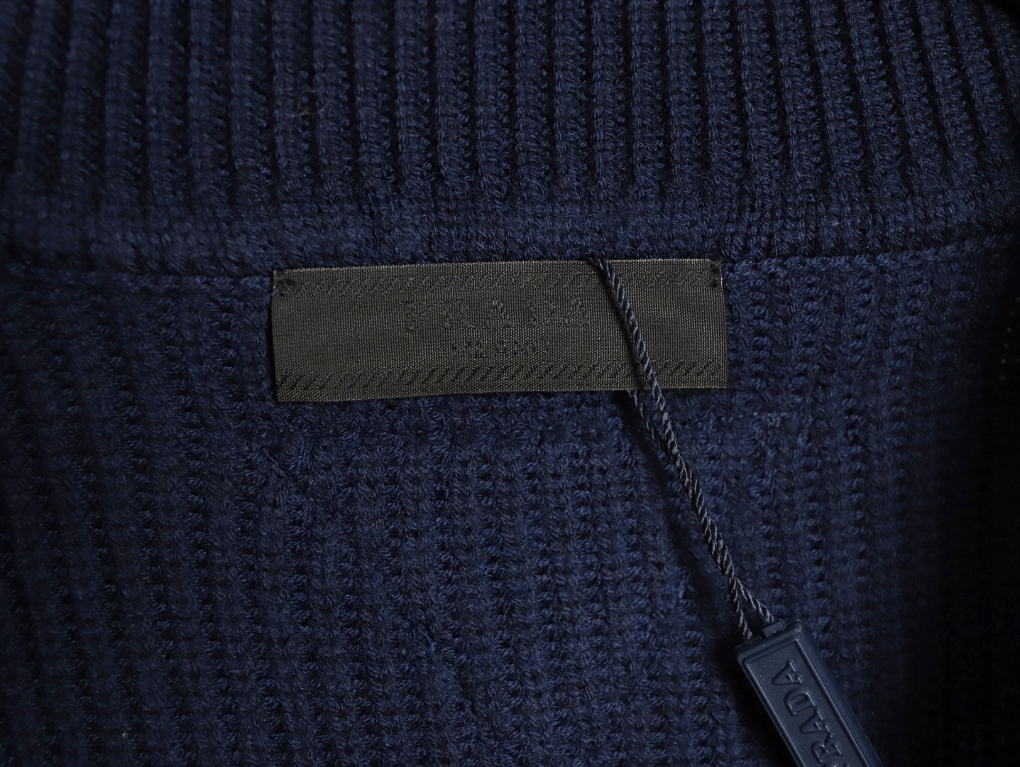 Pra*a Knitting Sweaters