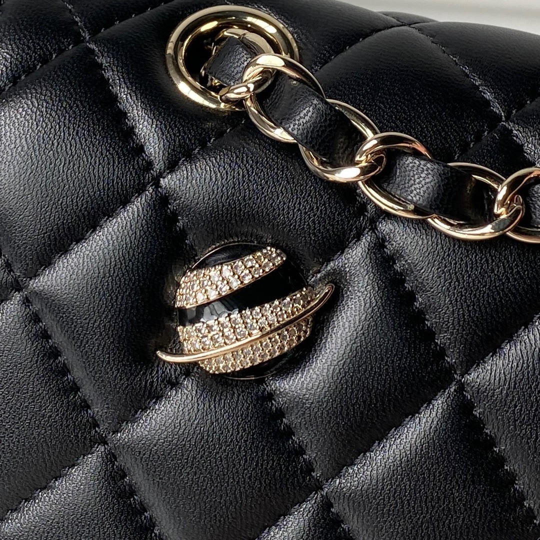 Ch**el classic flap bag a01112 15x25x6cm