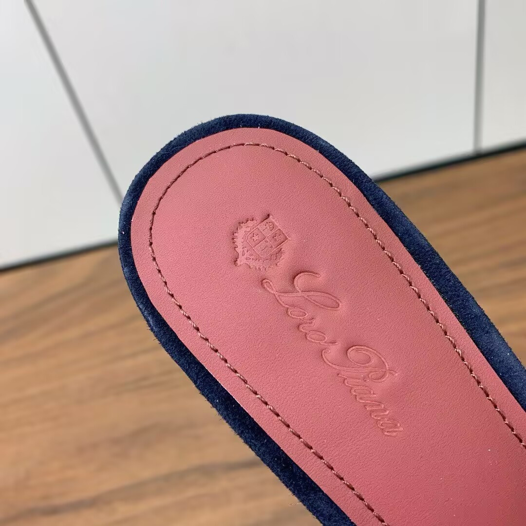 UA L0r0 P1ana Summer Charms Sandal