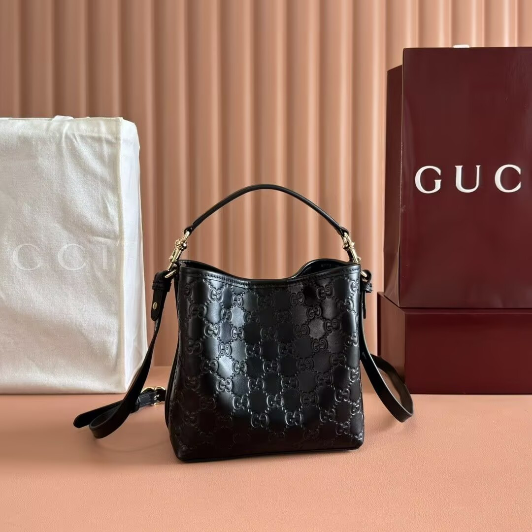 Gvc*1 GG Emblem Small Bucket Bag 19x18x11cm