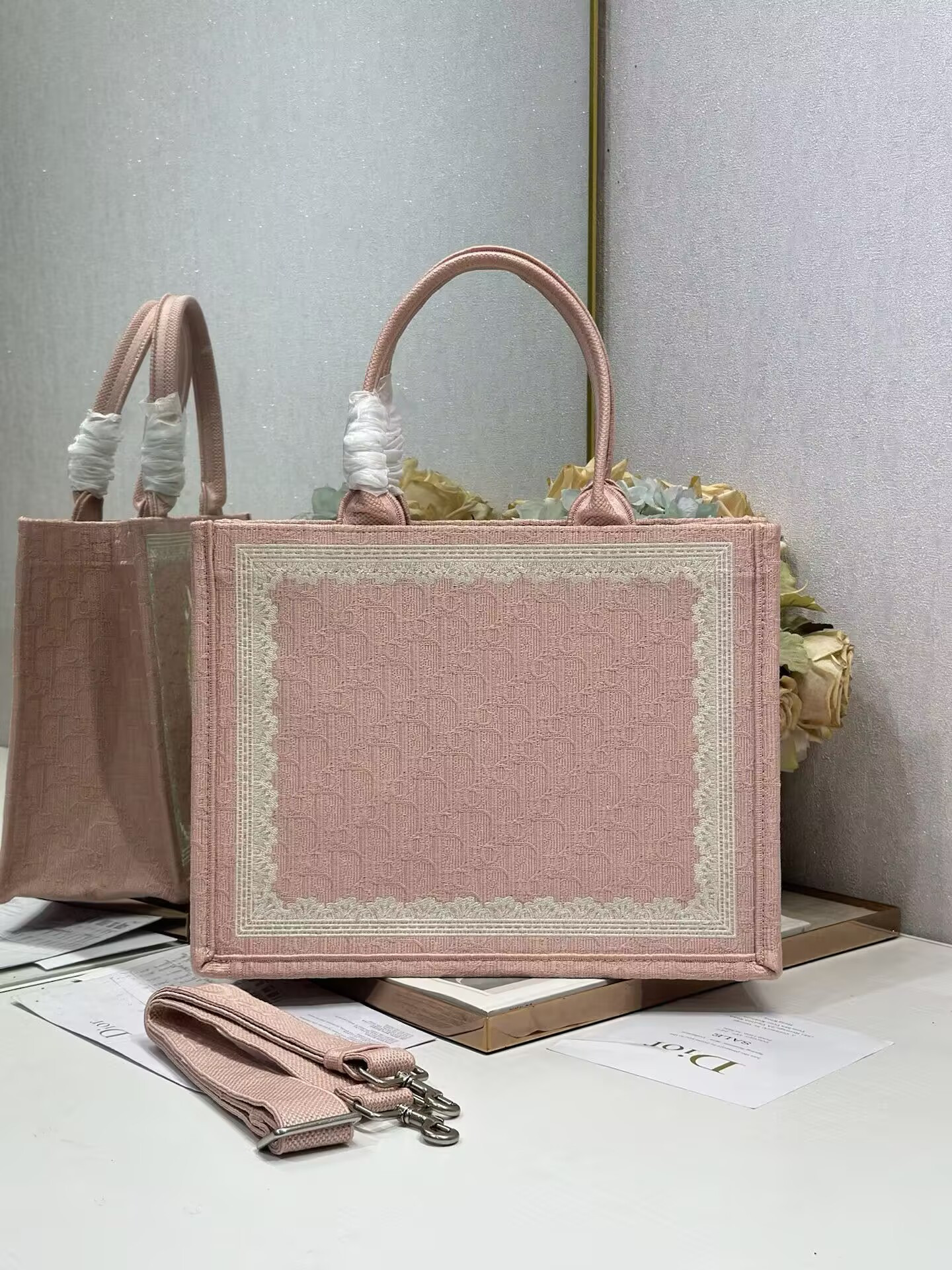 D10r Book Tote Bag 36x27x16cm