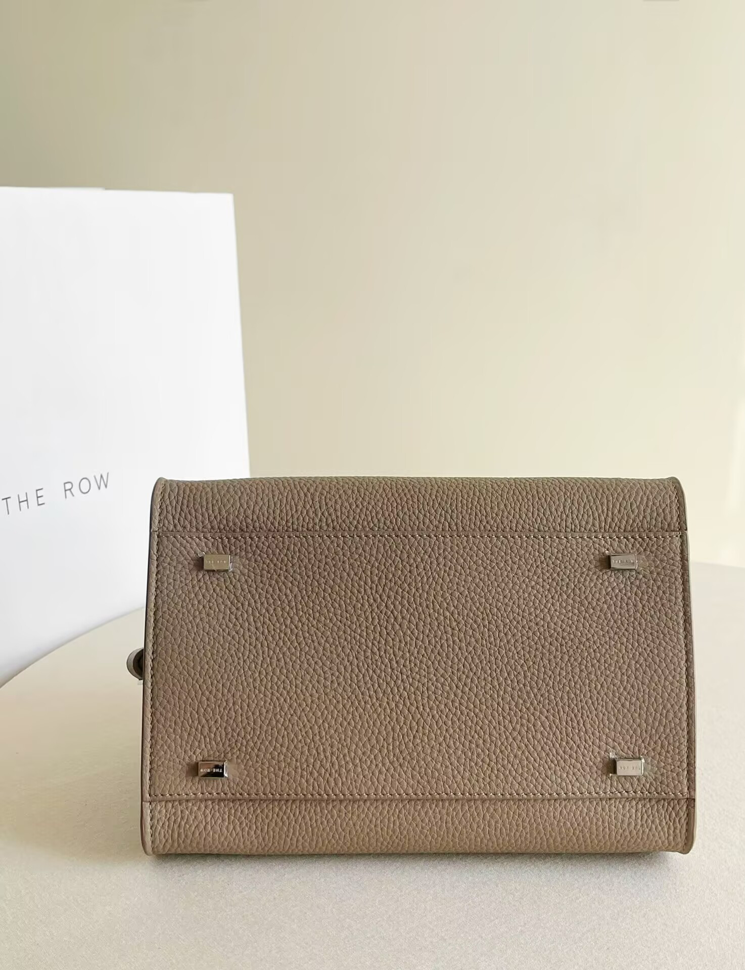 The R0w MARGAUX 10 26x17.5x21cm