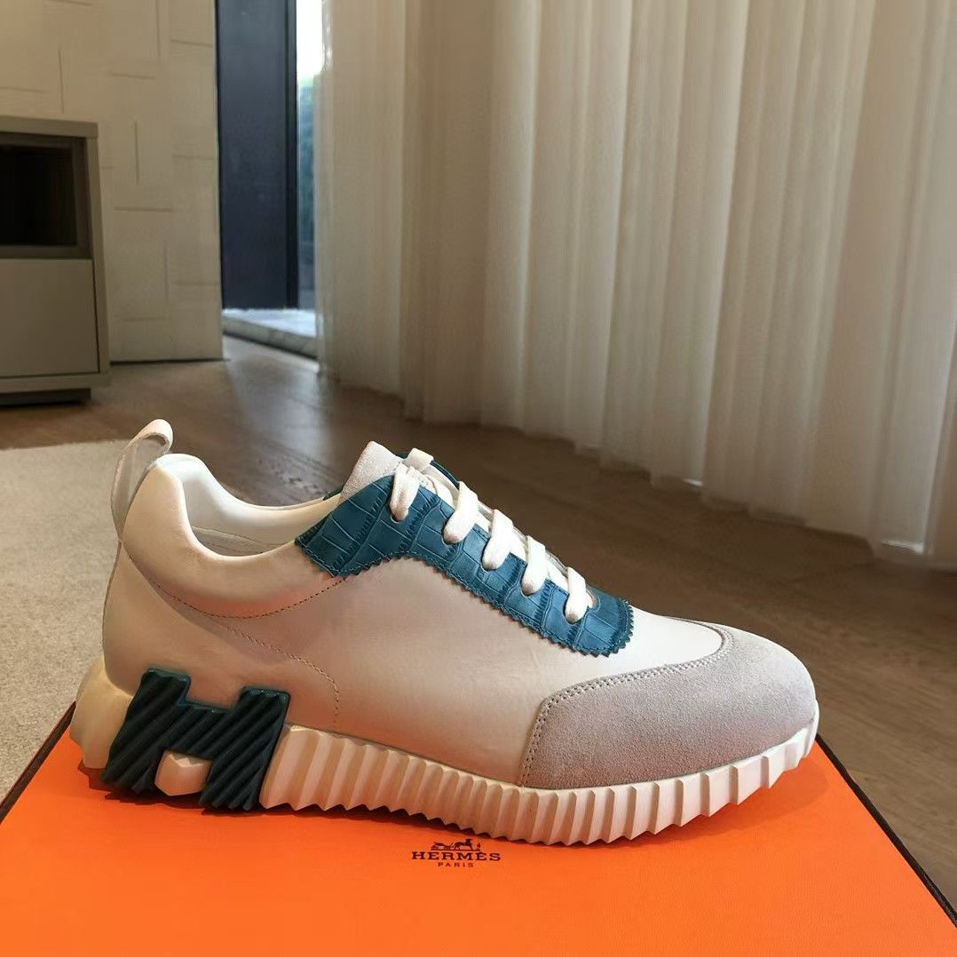 UA H**me5 Bouncing Sneaker