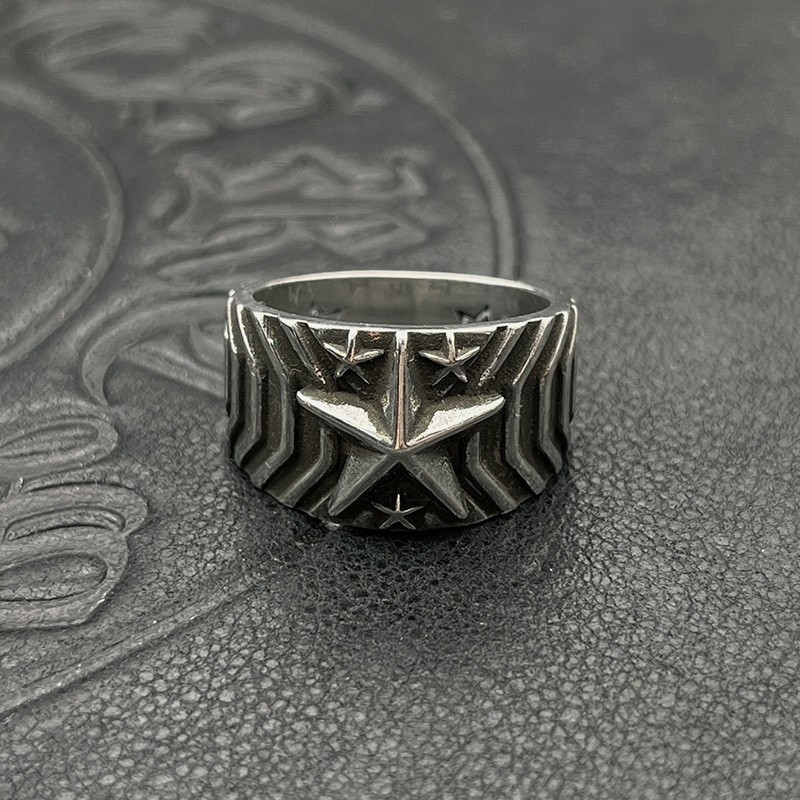 Ch*0me He**ts Wavy Star Ring
