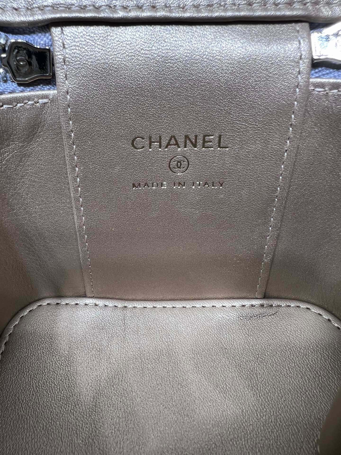 Ch**el Small Vanity with Chain AP1447 8.5x11x7cm