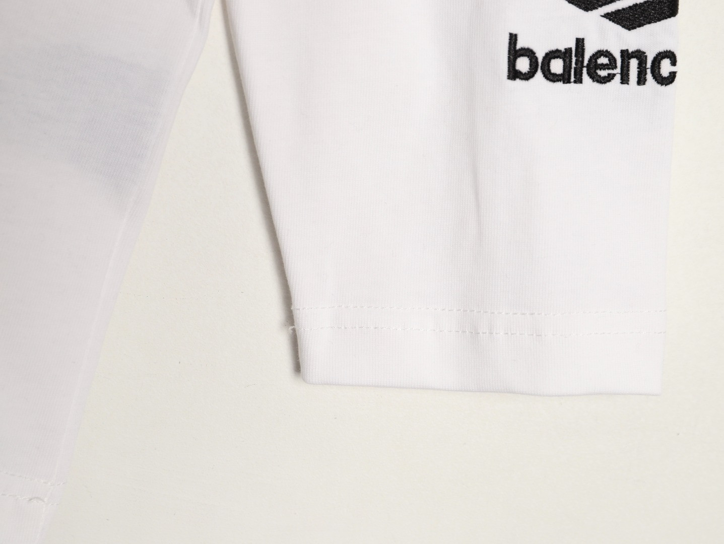 Ba1en*iaga 25Fw Long-sleeved T-shirt