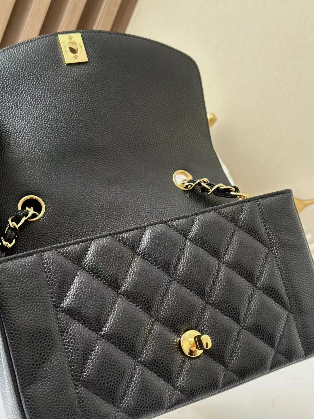 Ch**el Small Diana Flap Bag Caviar Gold Hardware 22.5x14x7cm