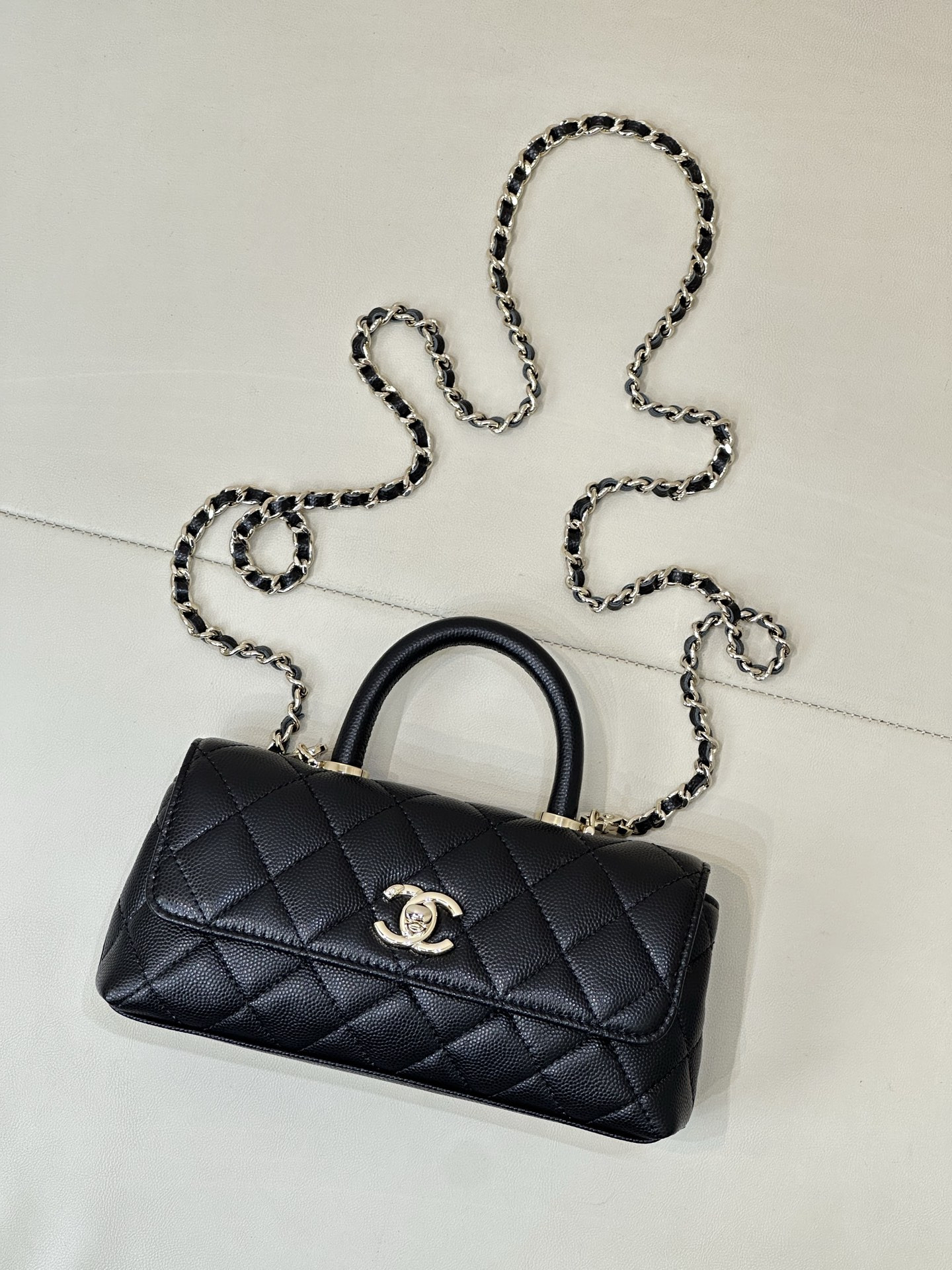 Ch**el Coco Handle Flap Bag AS5285 21x10x5cm