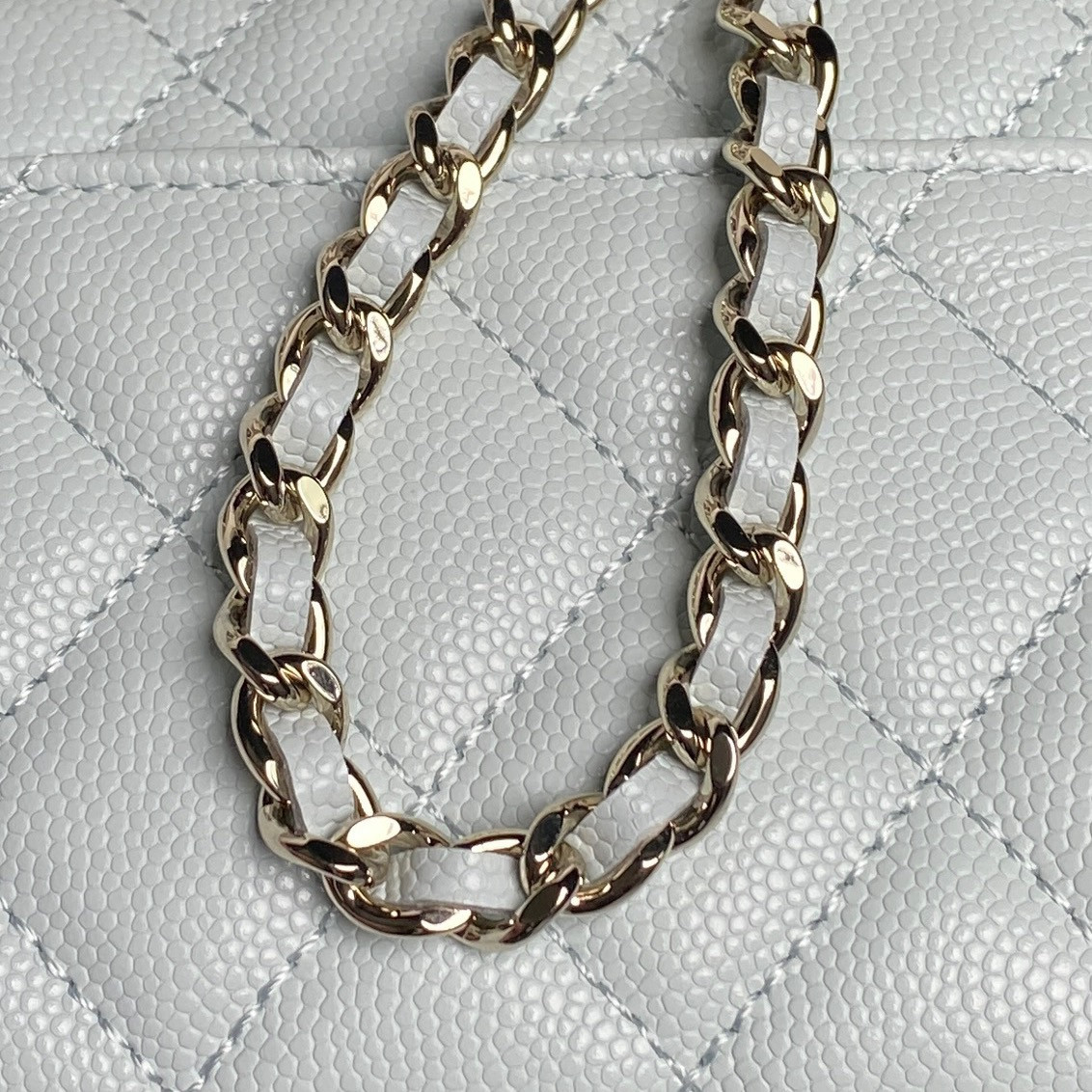 Ch**el Kelly 23P 19x10x4.5cm