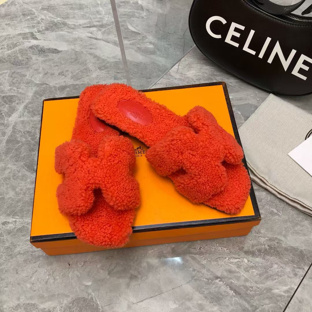 UA H**me5 Oran sandal