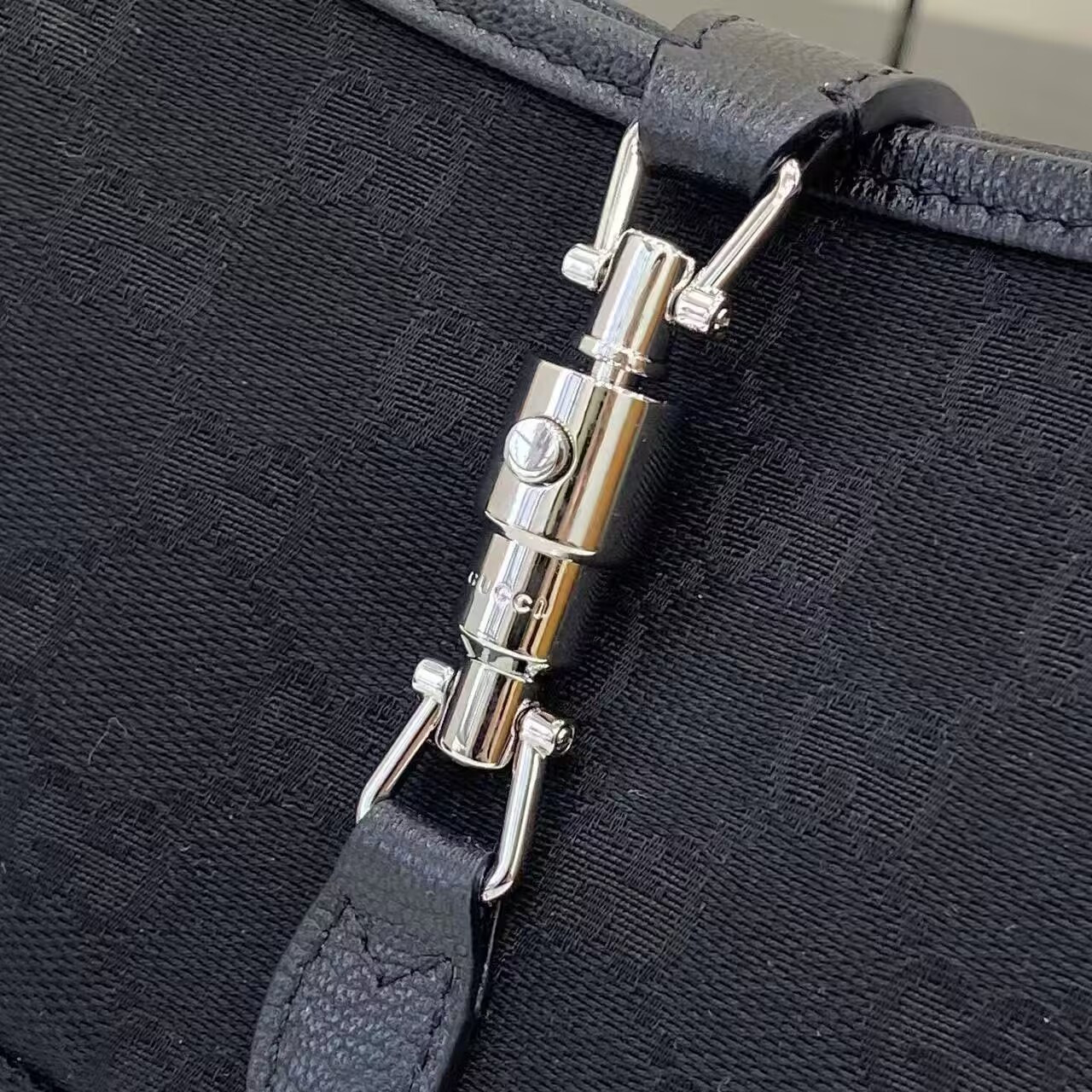 Gvc*1 Jackie Slim Small Shoulder Bag 27x13x6cm