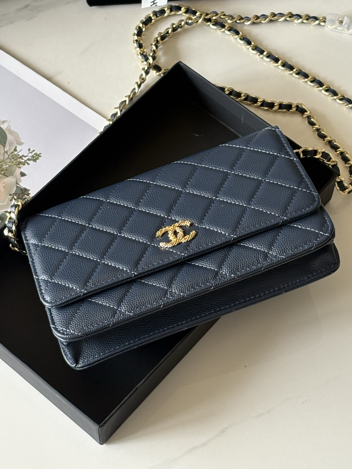 Ch**el Wallet On Chain AS5073 19x13x3.5cm
