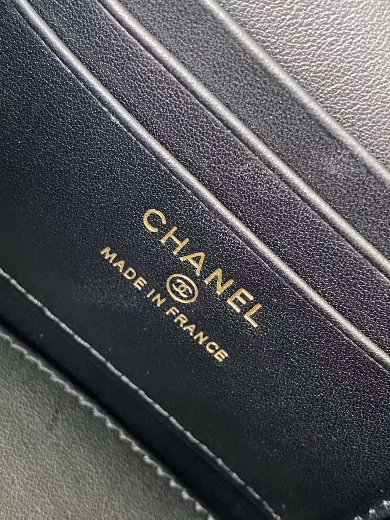 Ch**el Vanity With Chain 9.5x17x8cm