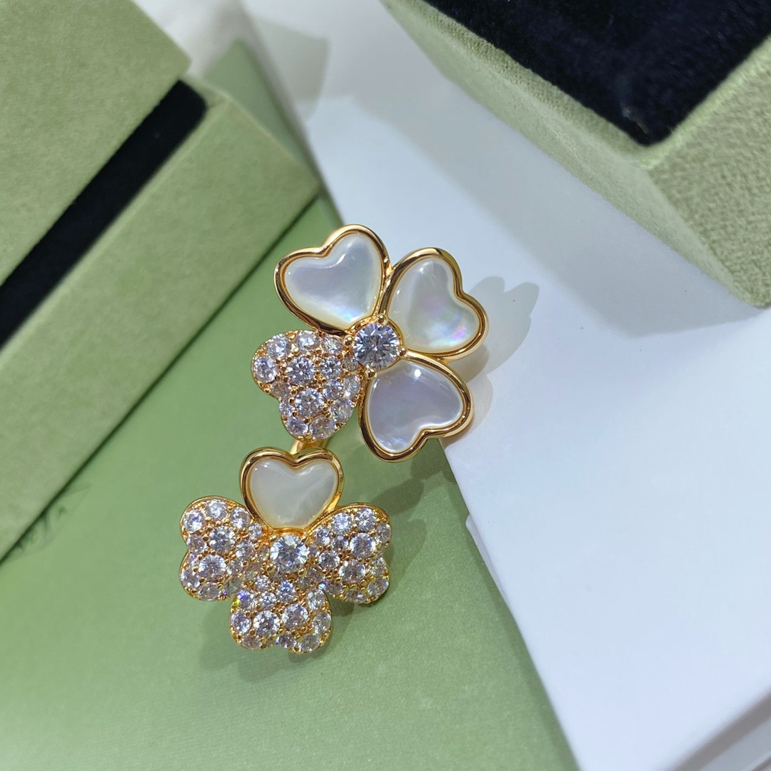 V*n Cl**f & Arpels Four Leaf Clover Ring
