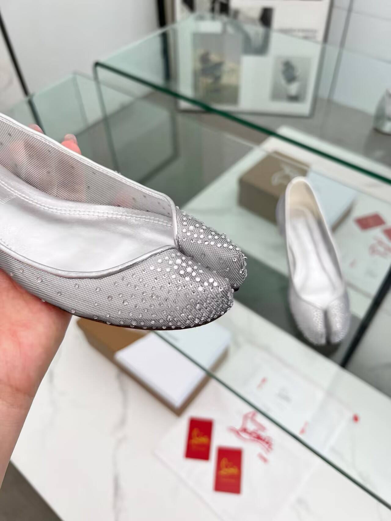 UA Chr1st1an Louboutin x Ma1s0n Marg*e1a Tabi Ballet Flats