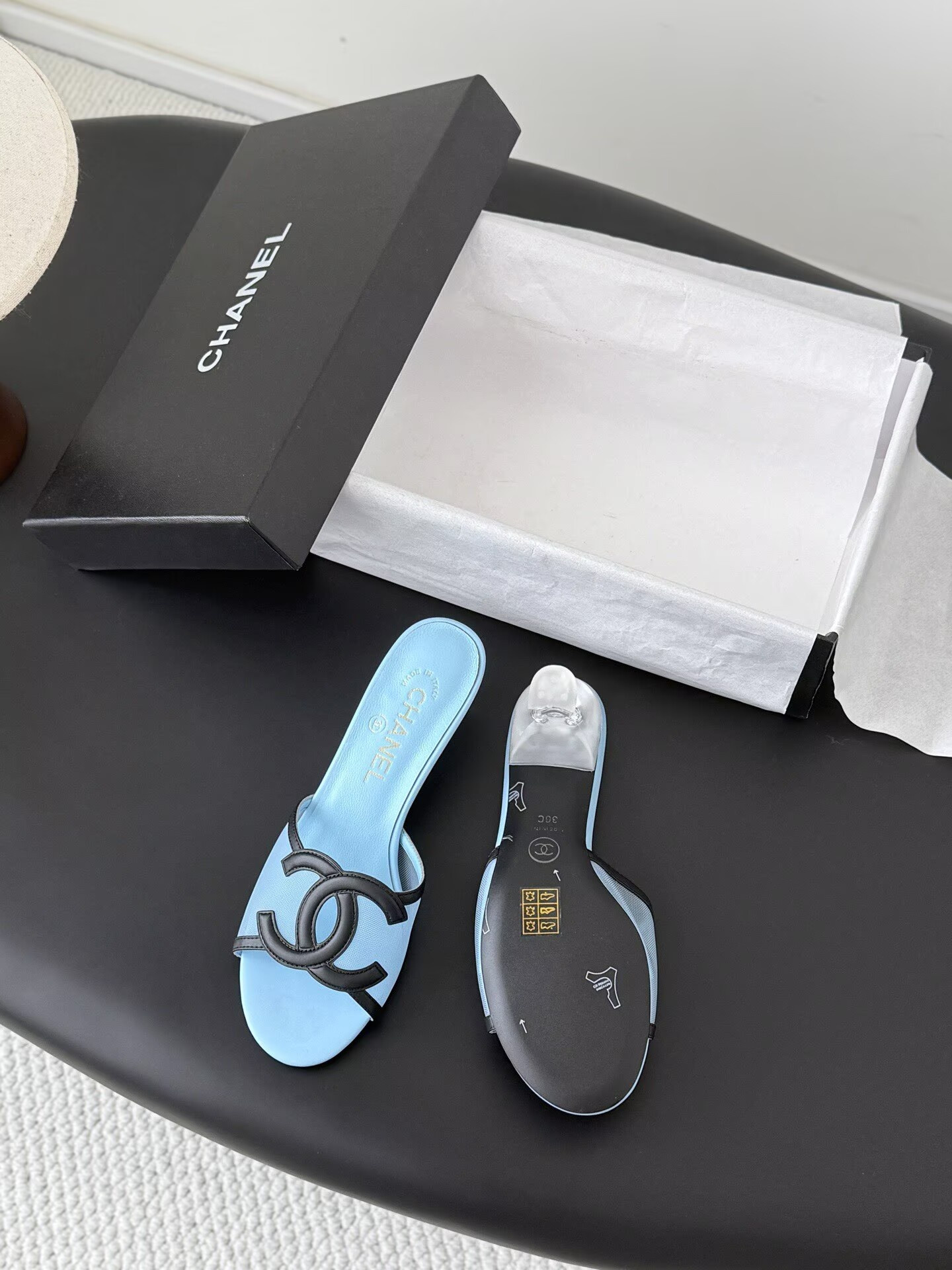 ua Ch**el sandals 4.5cm heel