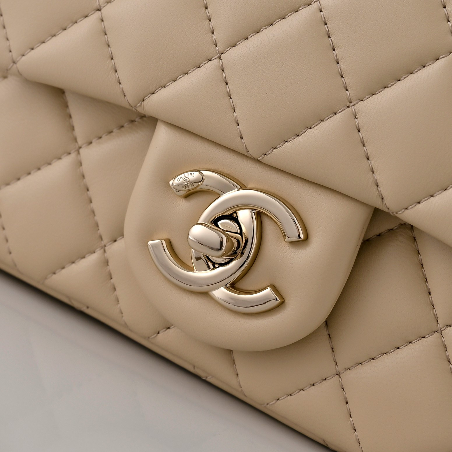 Ch**el Classic Flap Handbag CFin Milk Tea with Light gold hardware AS5758 18x13x7cm