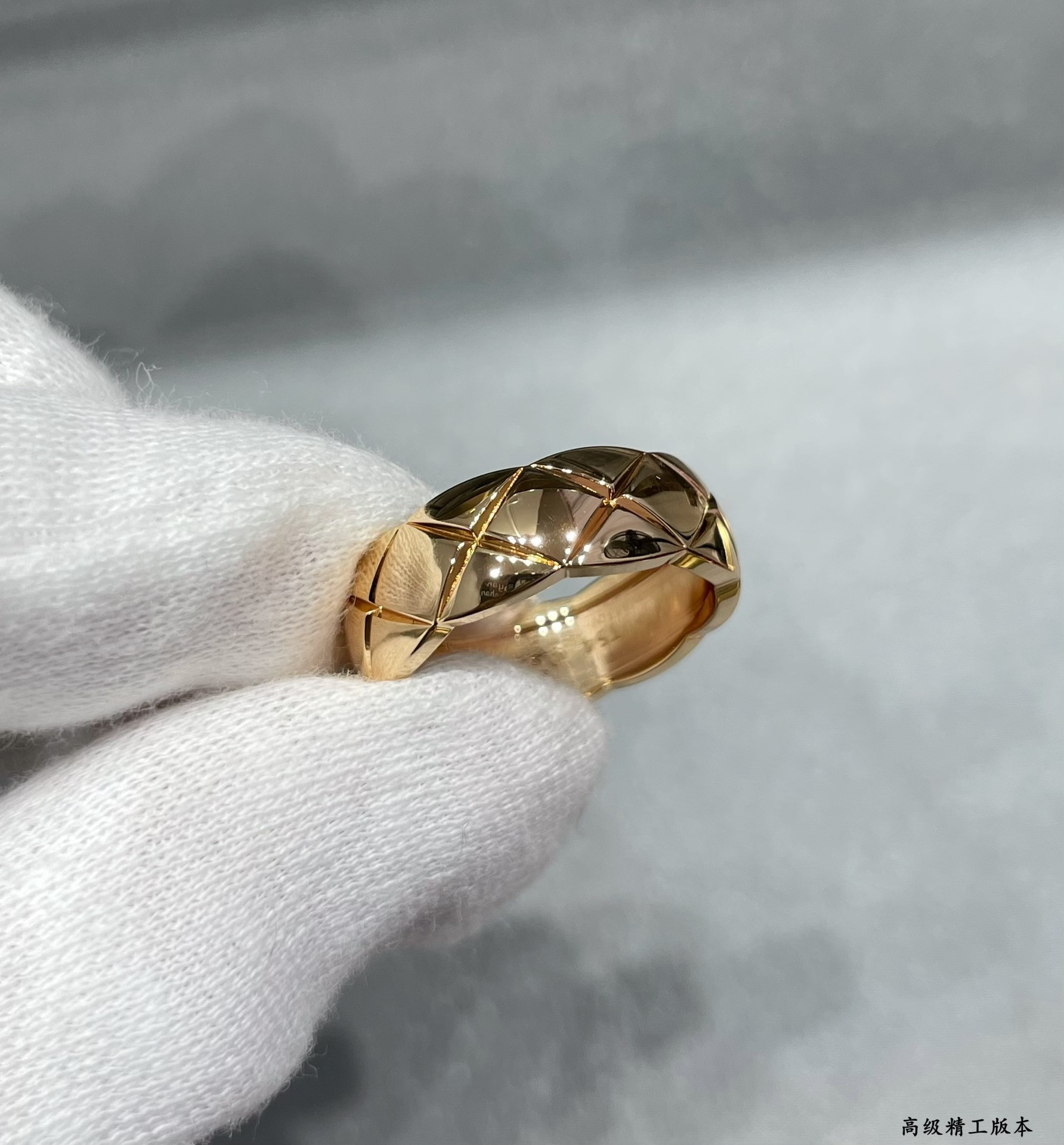 Ch**el Wide D1am0nd Pattern Smooth Ring