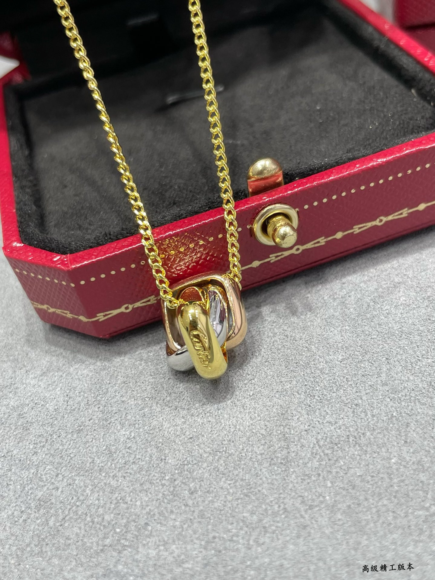 Ca*t1er square triple-ring Necklace