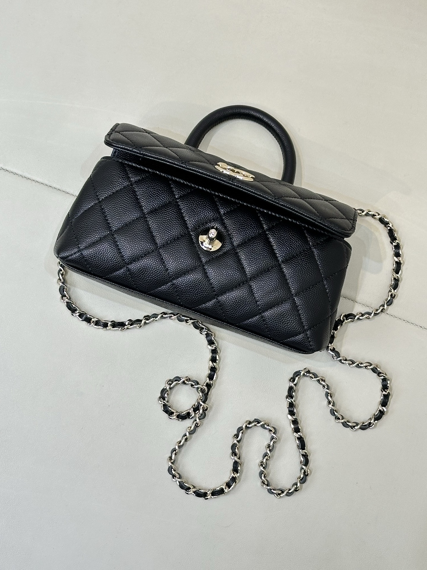 Ch**el Coco Handle Flap Bag AS5285 21x10x5cm