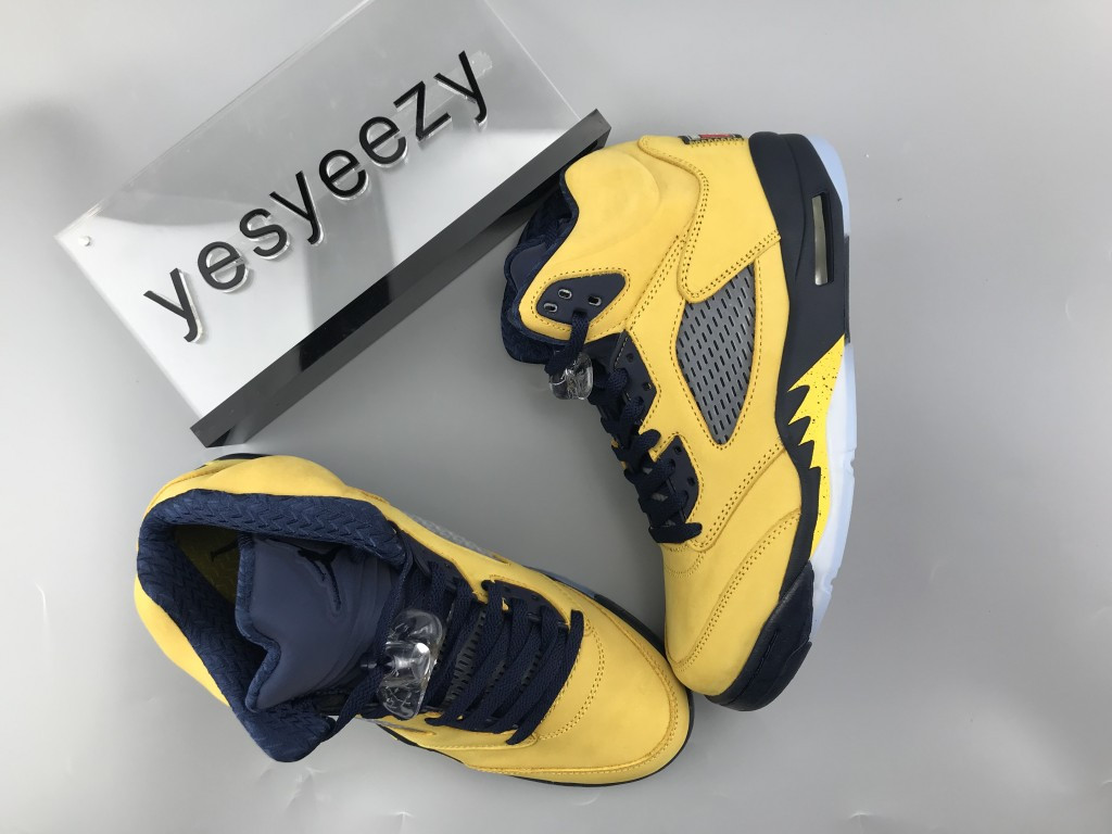 UA AIR JORDAN 5 RETRO SP 