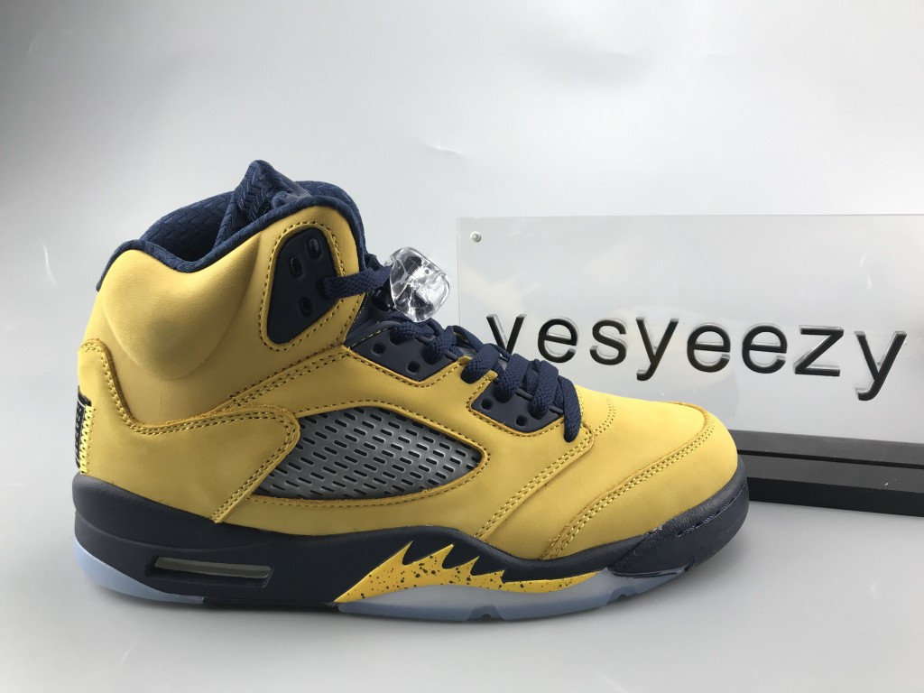 UA AIR JORDAN 5 RETRO SP 
