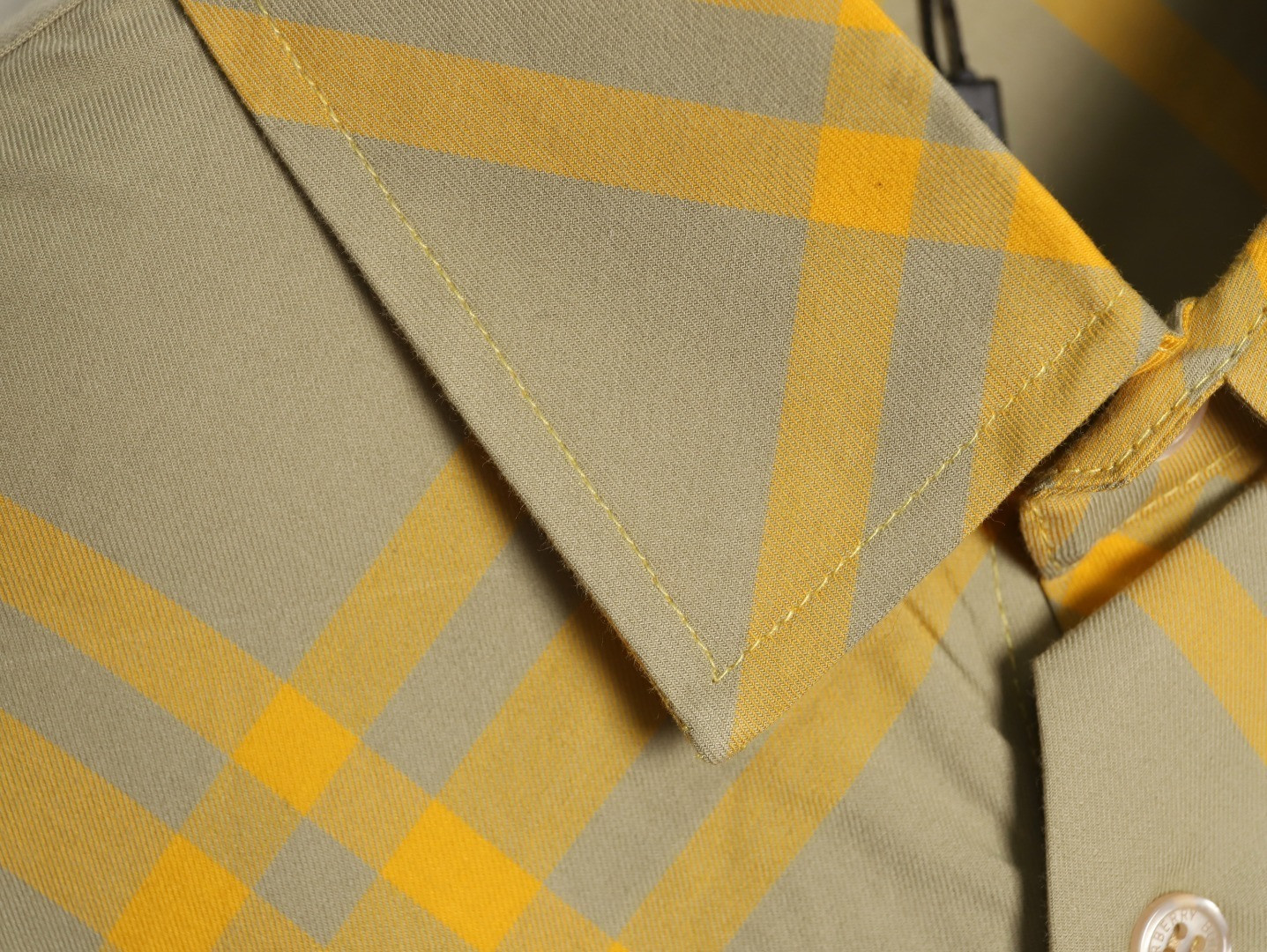 Bv*b*rry Long-sleeved Shirts