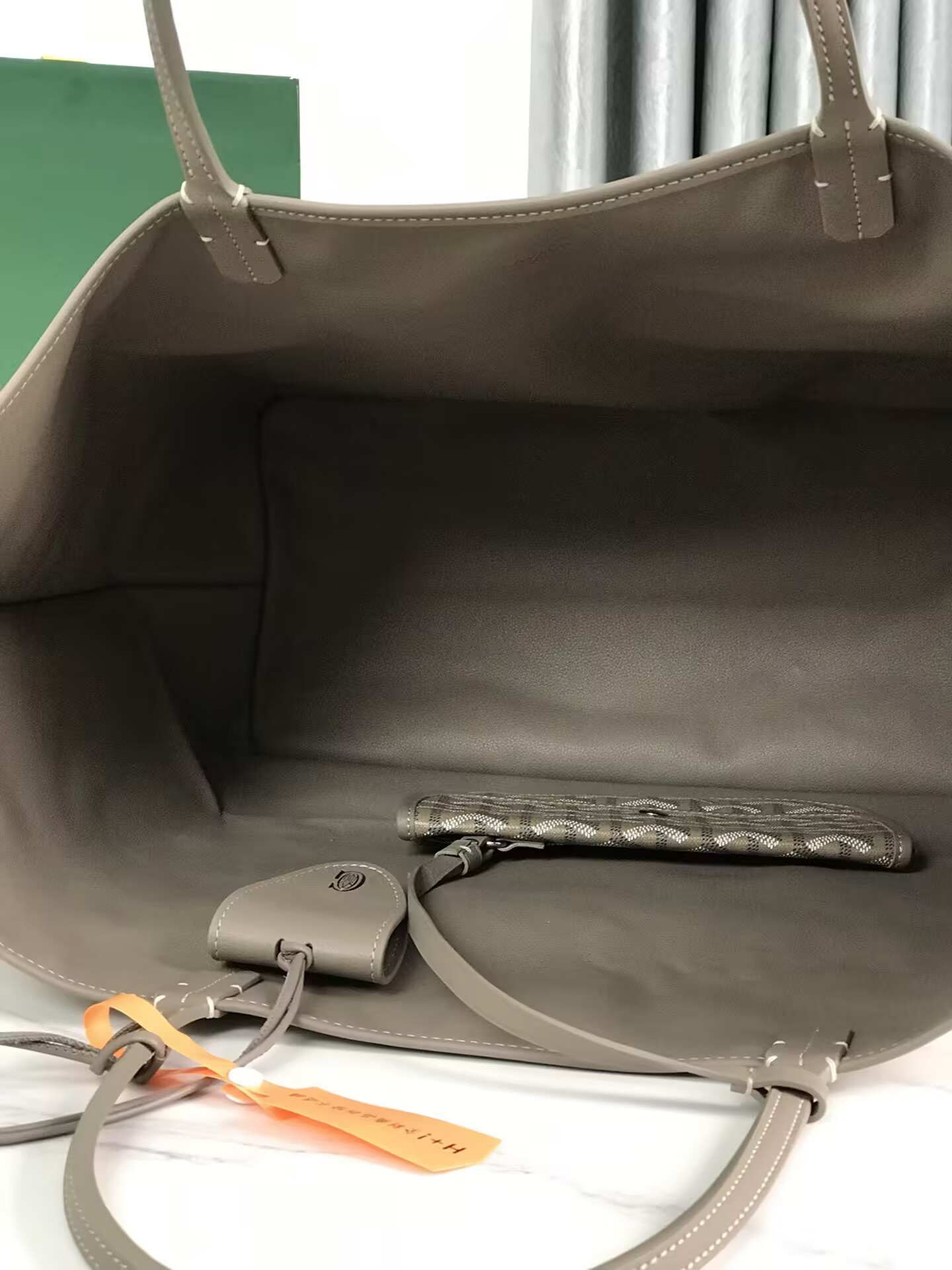G09ard anjou gm bag 39x32x19cm