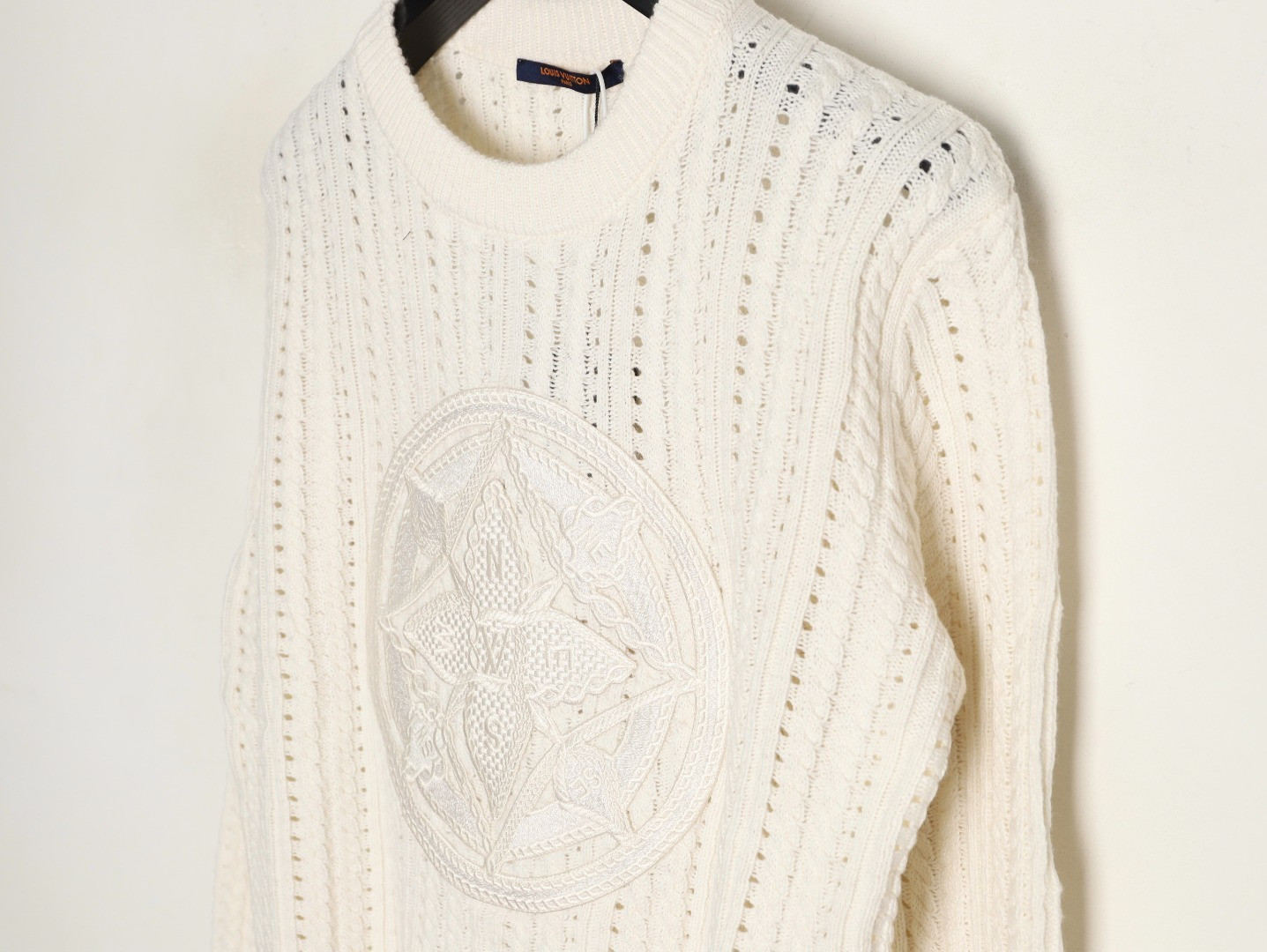 L0vis Vvtt0n Sweaters