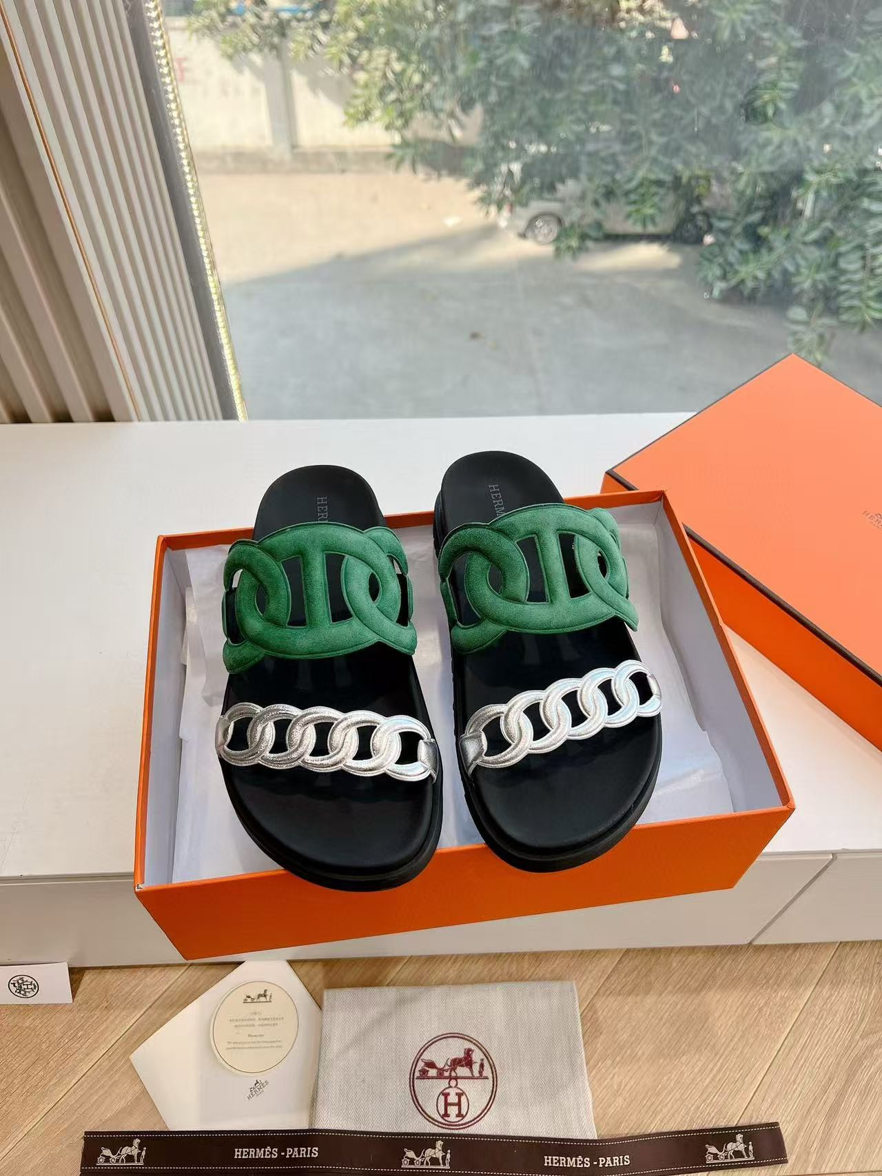 UA H**me5 Extra sandal
