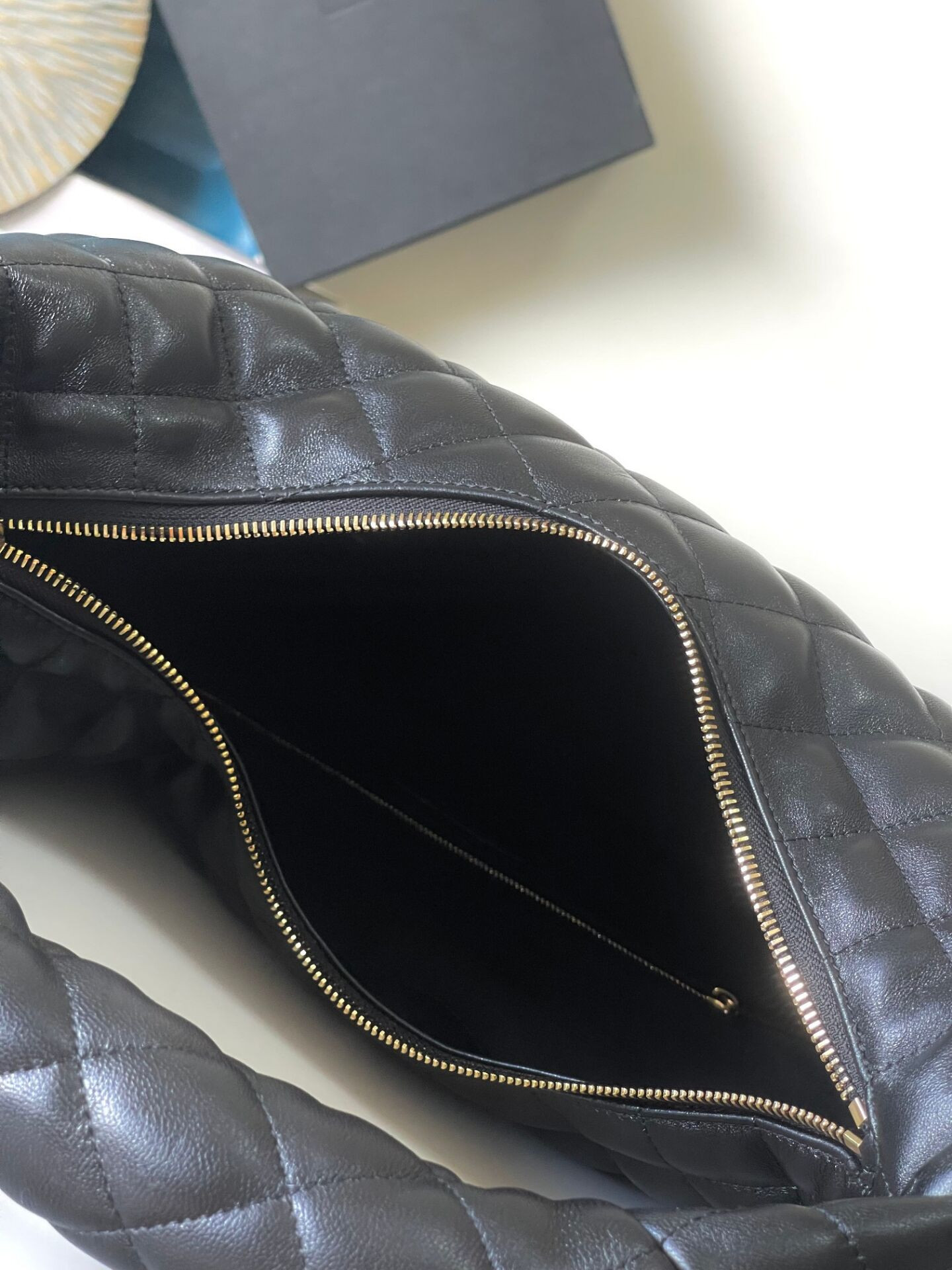 Y51 ICARINO IN QUILTED NAPPA 47x35x15cm