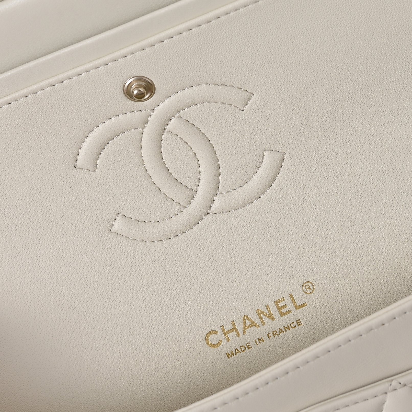 Ch**el classic flap handbag milky tea with light gold hardware a01113 23x14.5x6cm