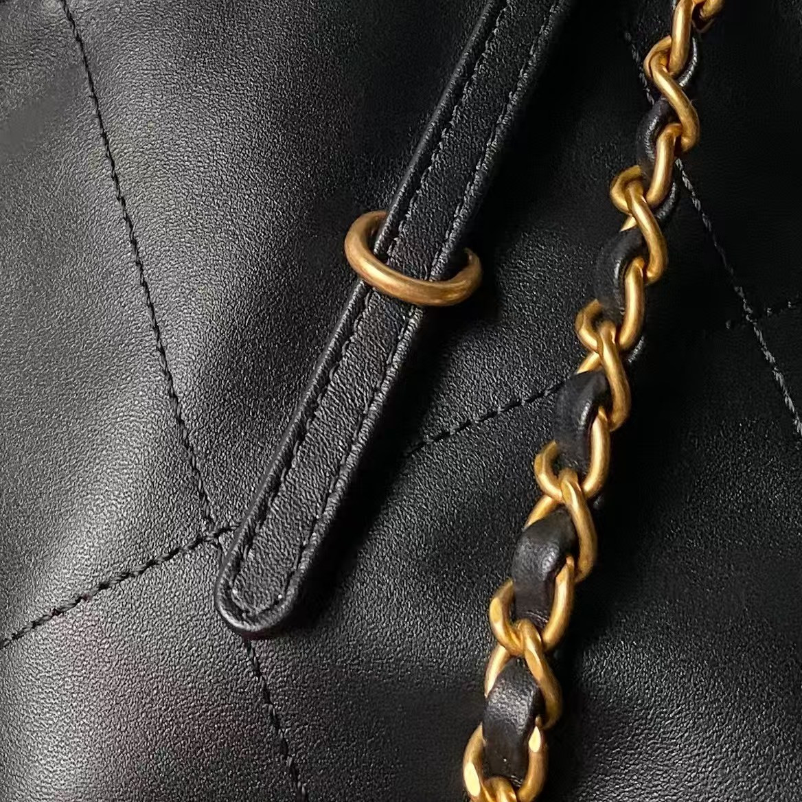 Chanel Shopping Bag AS6015 20x28x7cm