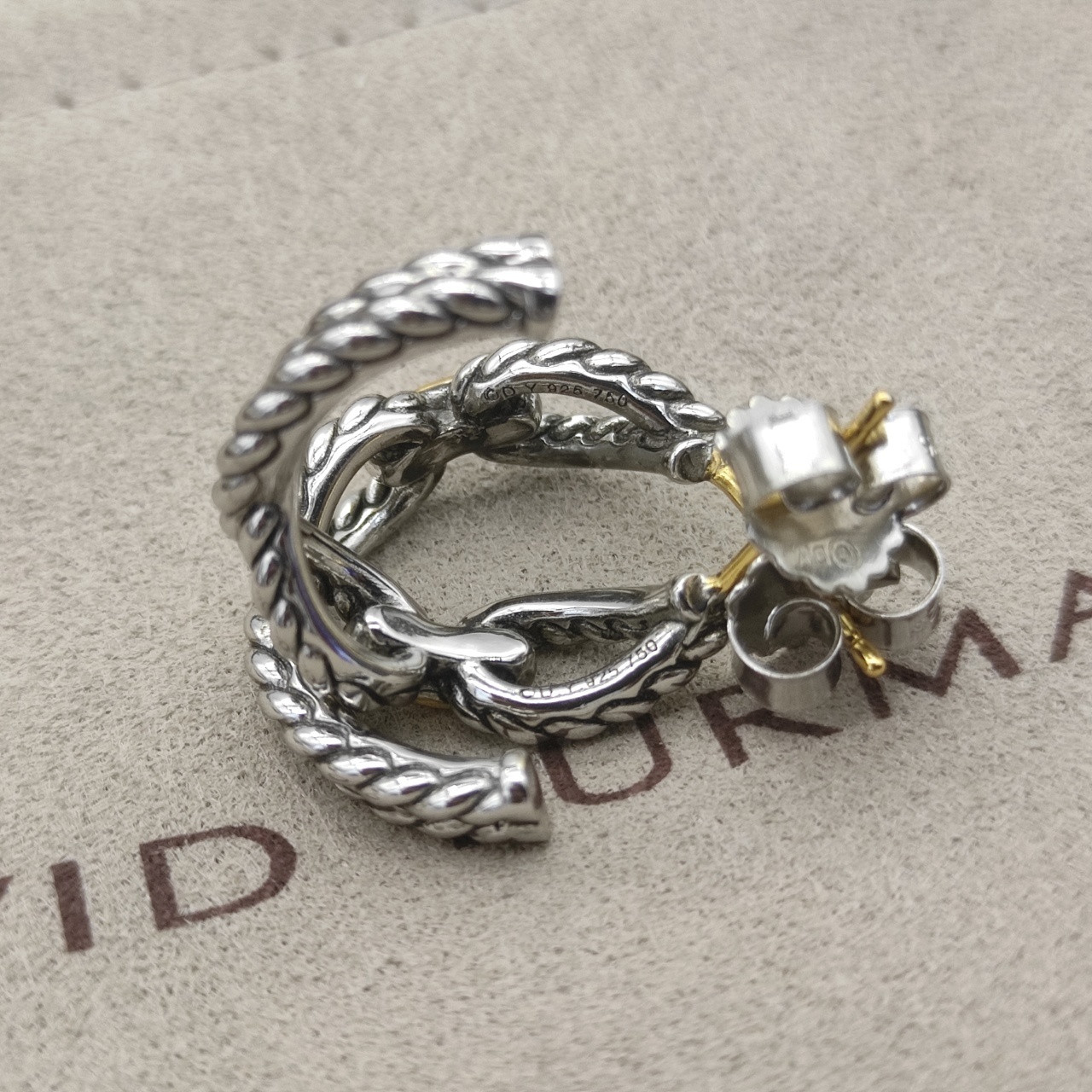 David Yurman Twisted Earrings(Inner diameter about 1.5cm)