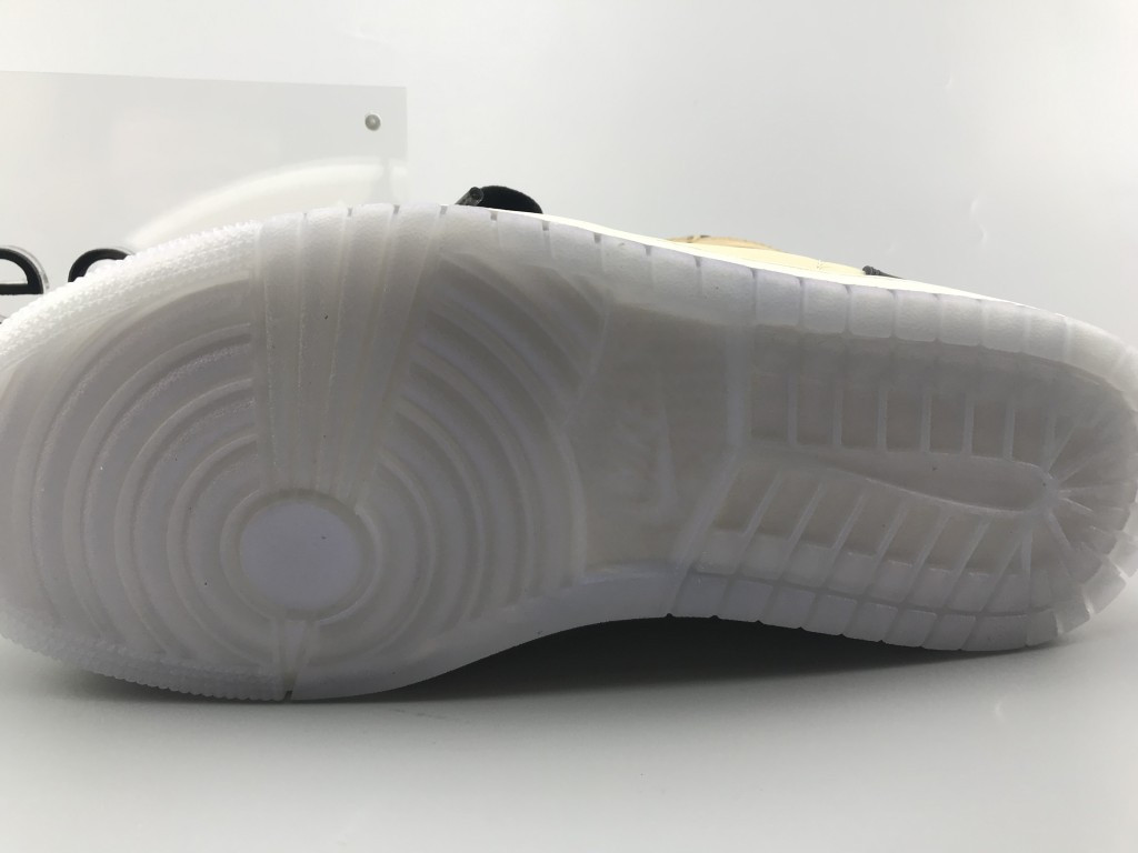 UA AIR JORDAN 1 HIGH PREMIUM WMNS â€œFOSSILâ€