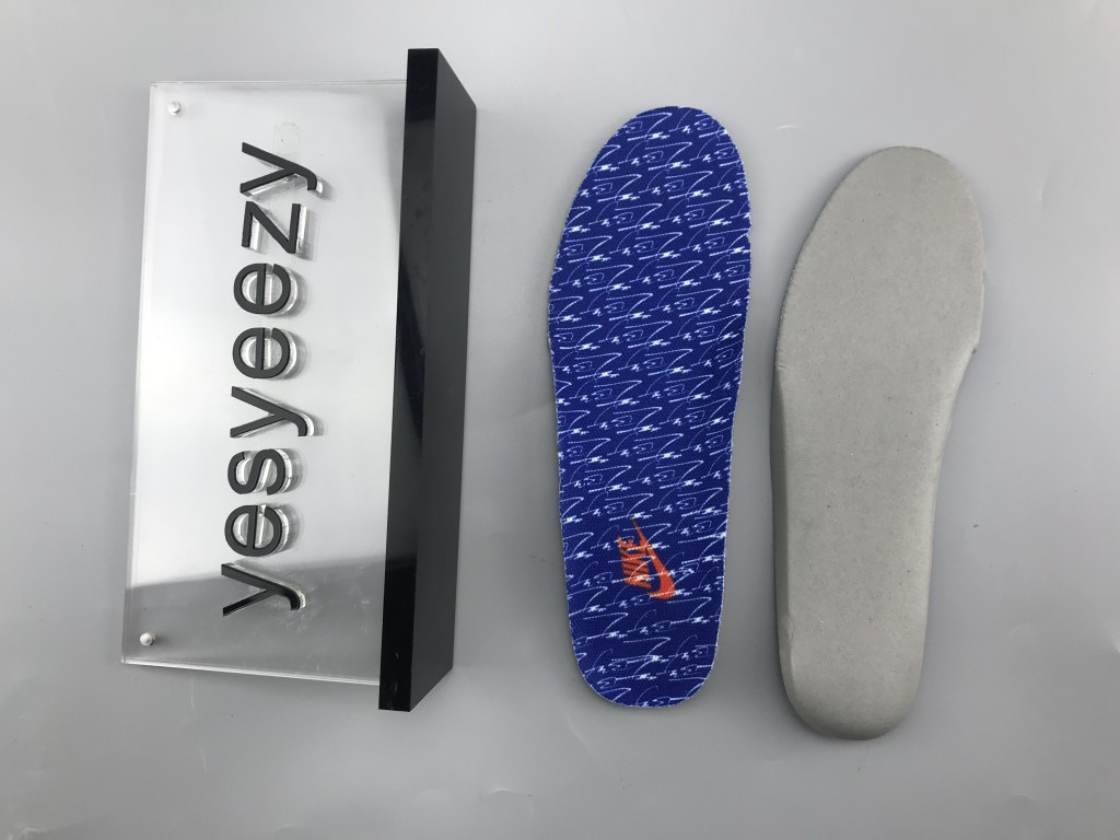 UA OFF WHITE X NIKE SB DUNK LOW "UNC"