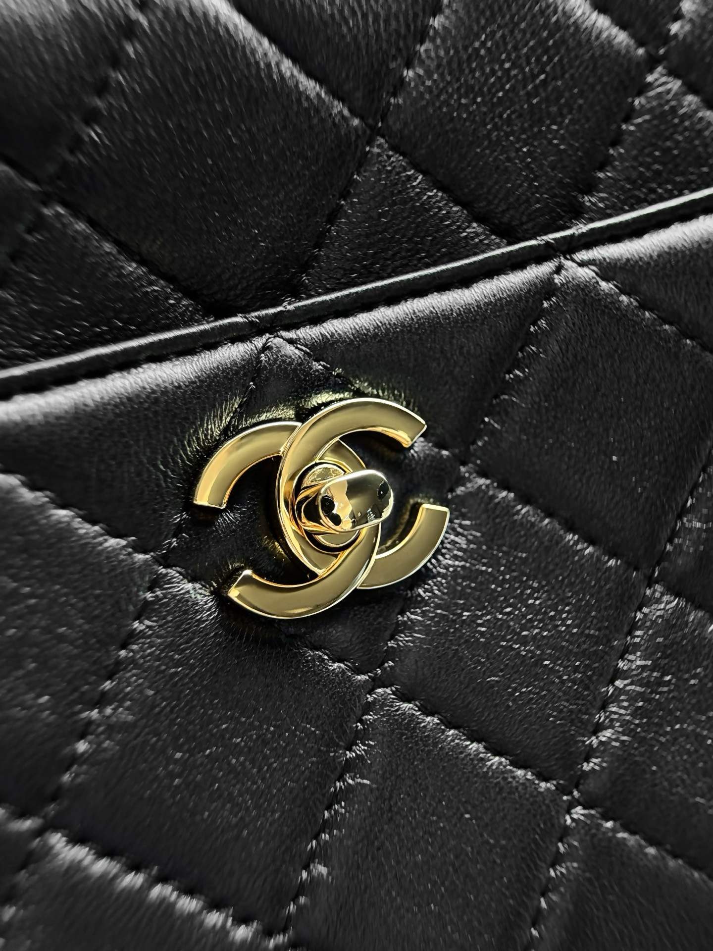 Ch**el Camera Bag in Lambskin Leather AS6443 13x24.5x8cm