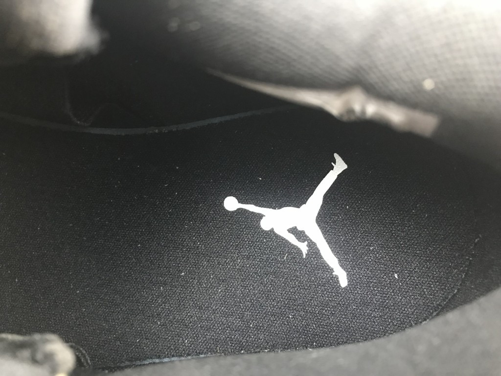 UA AIR JORDAN WMNS AIR JORDAN 4 RETRO "MUSHROOM"