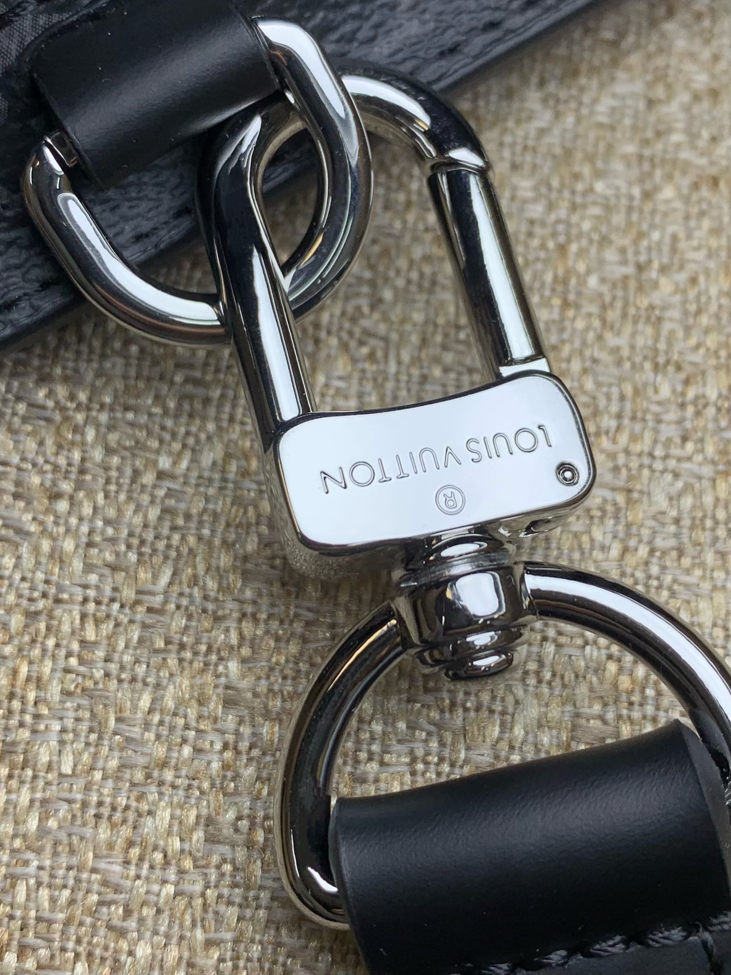 LV Sac Plat Horizontal Zippe M11742 39.8x30x5cm Without Box