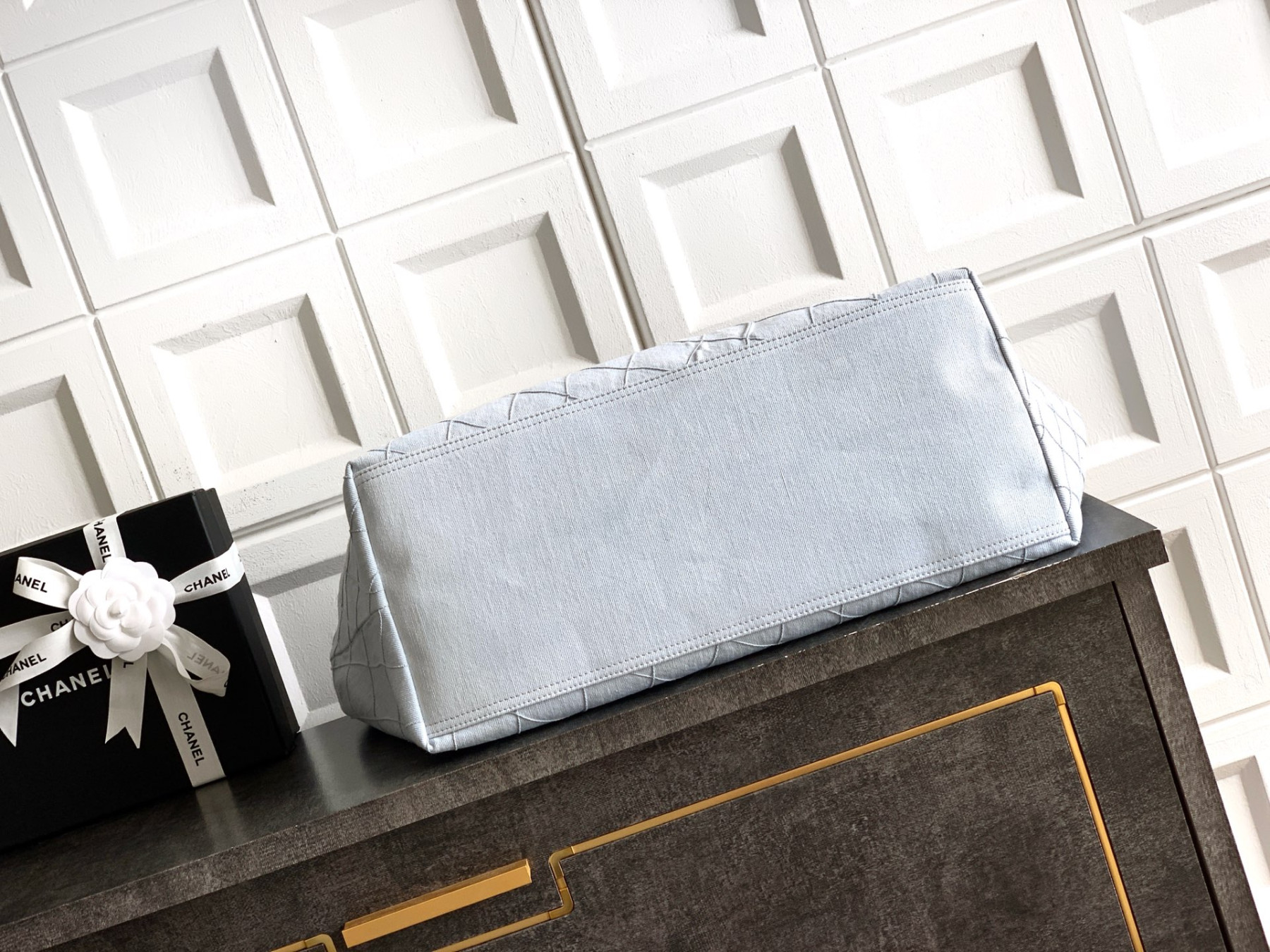 Ch**el small shopping bag as6191 20x43x17cm