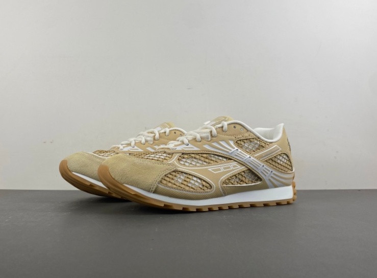 ua b0tt*ga Ven*ta orbit sneaker