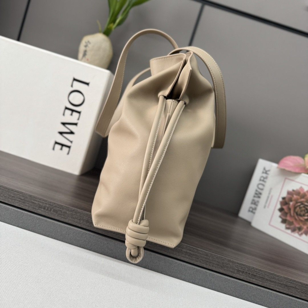 L0ew* Large Flamenco Clutch 29x38x14cm